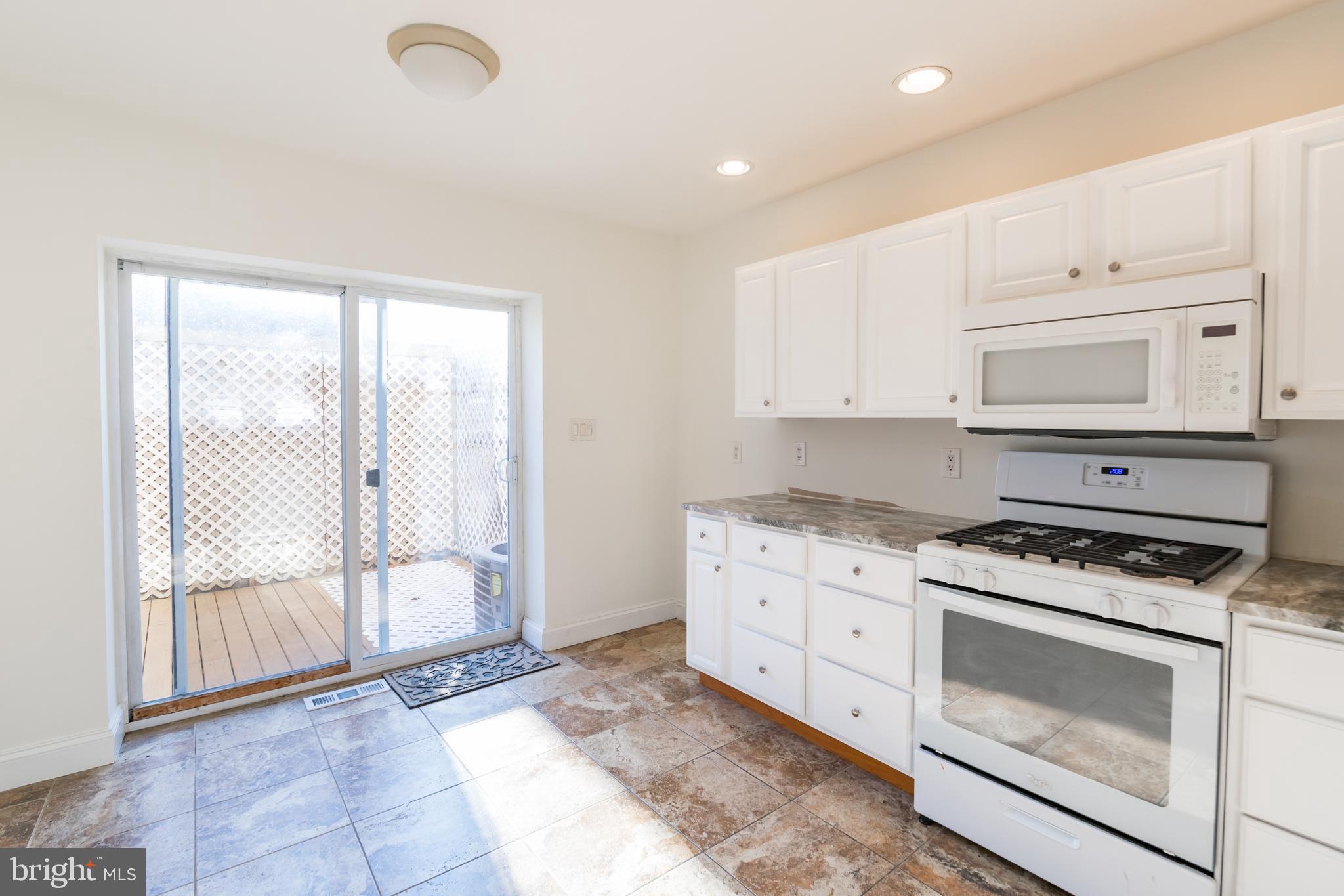 EAST PASSYUNK CROSSING - Residential Lease