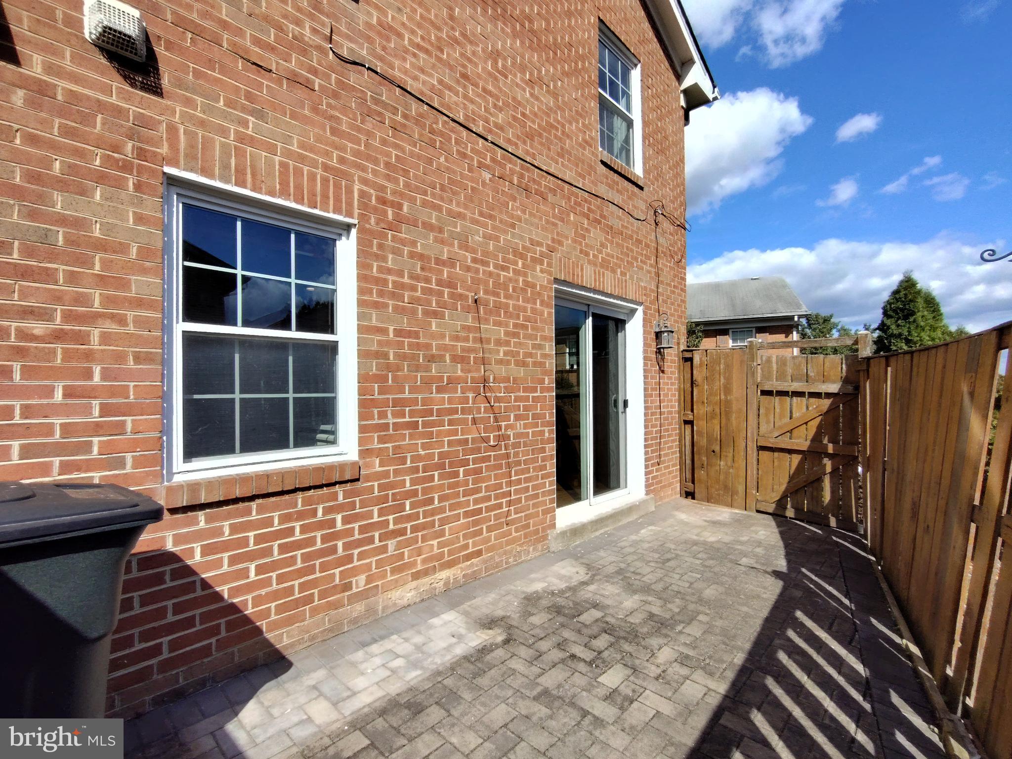 THE HIGHLANDS - Residential Lease