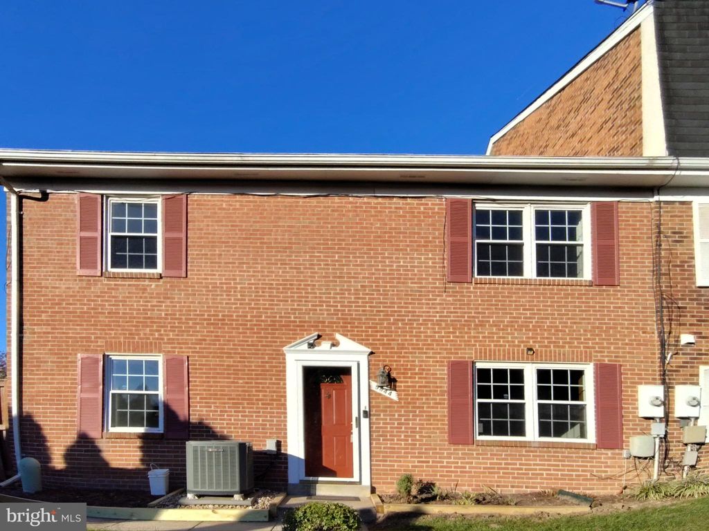 Photo of 9844 Hagel Circle, LORTON, VA 22079 (MLS # VAFX2273062)