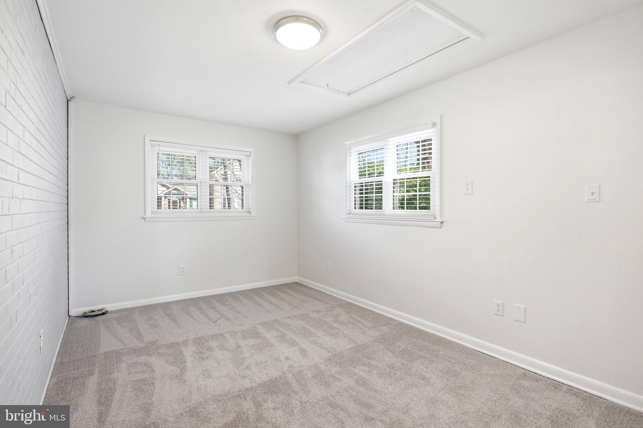 NORTH SPRINGFIELD - Residential