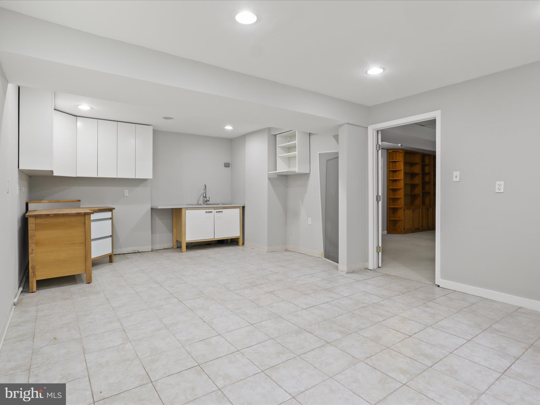 HOLLINDALE - Residential