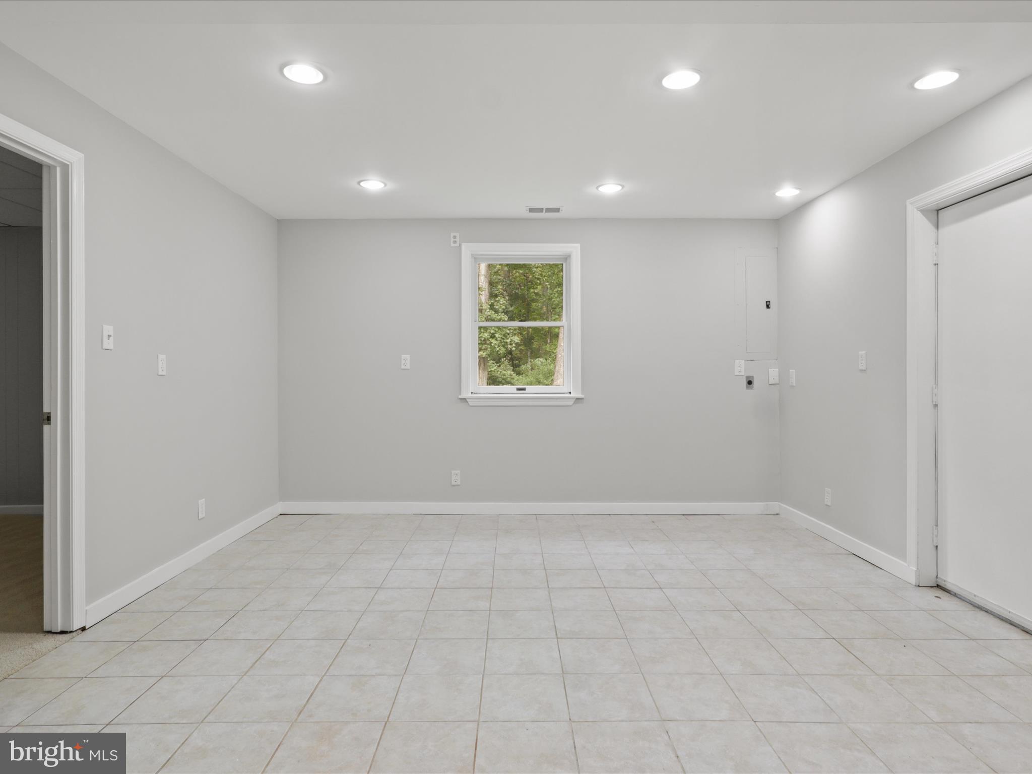 HOLLINDALE - Residential