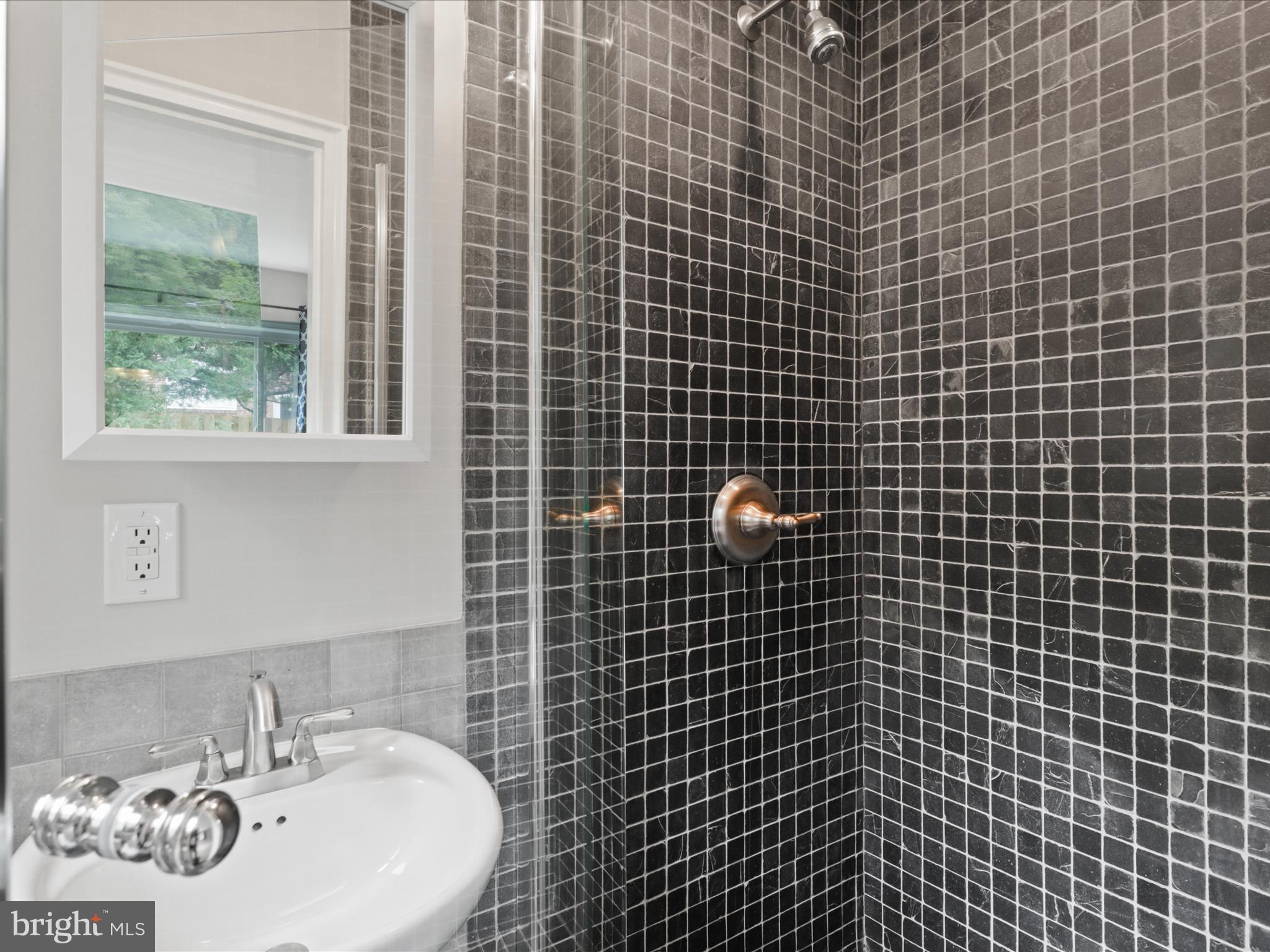 HOLLINDALE - Residential