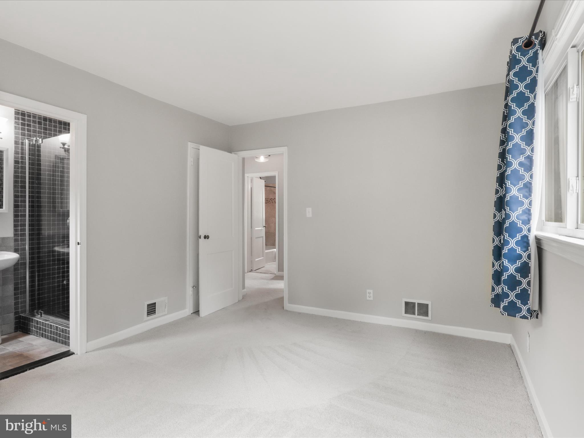 HOLLINDALE - Residential