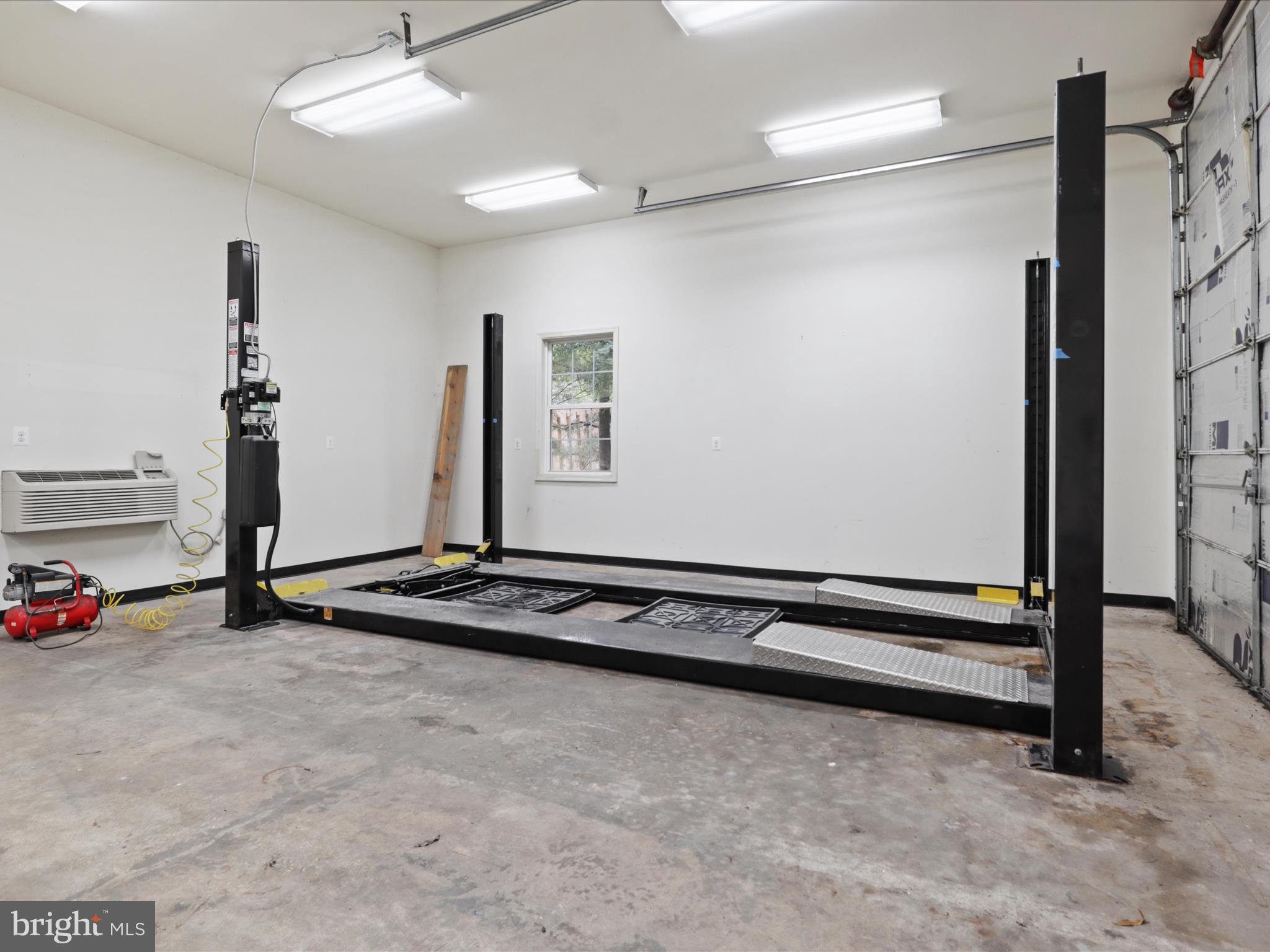 HOLLINDALE - Residential