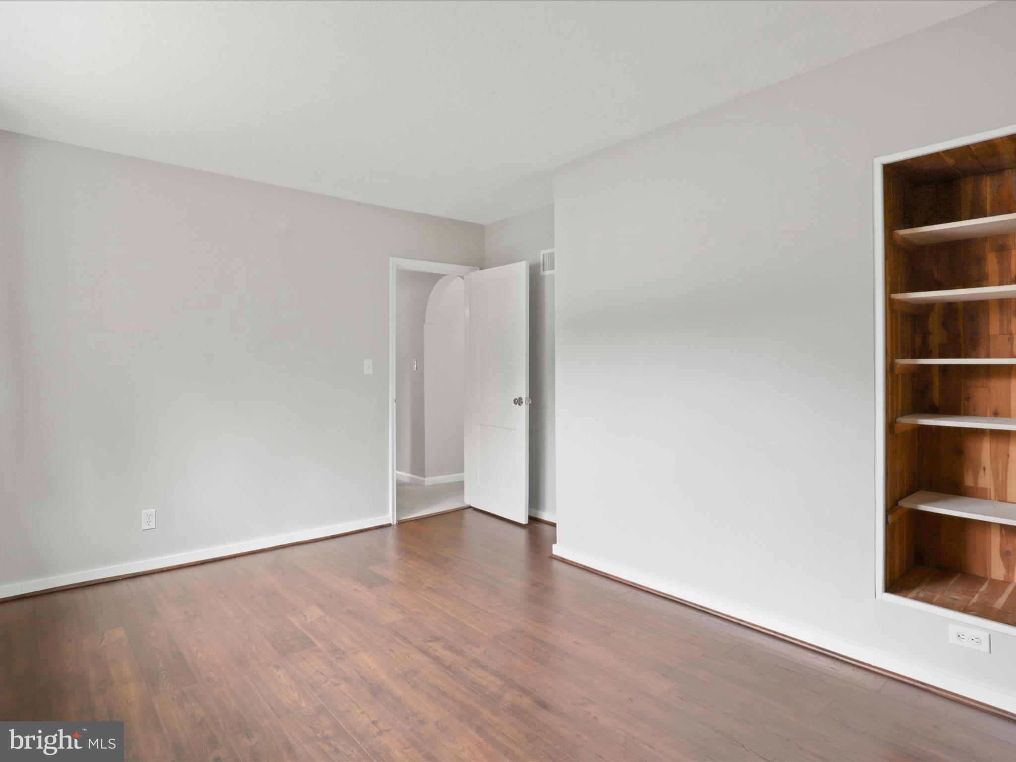 HOLLINDALE - Residential