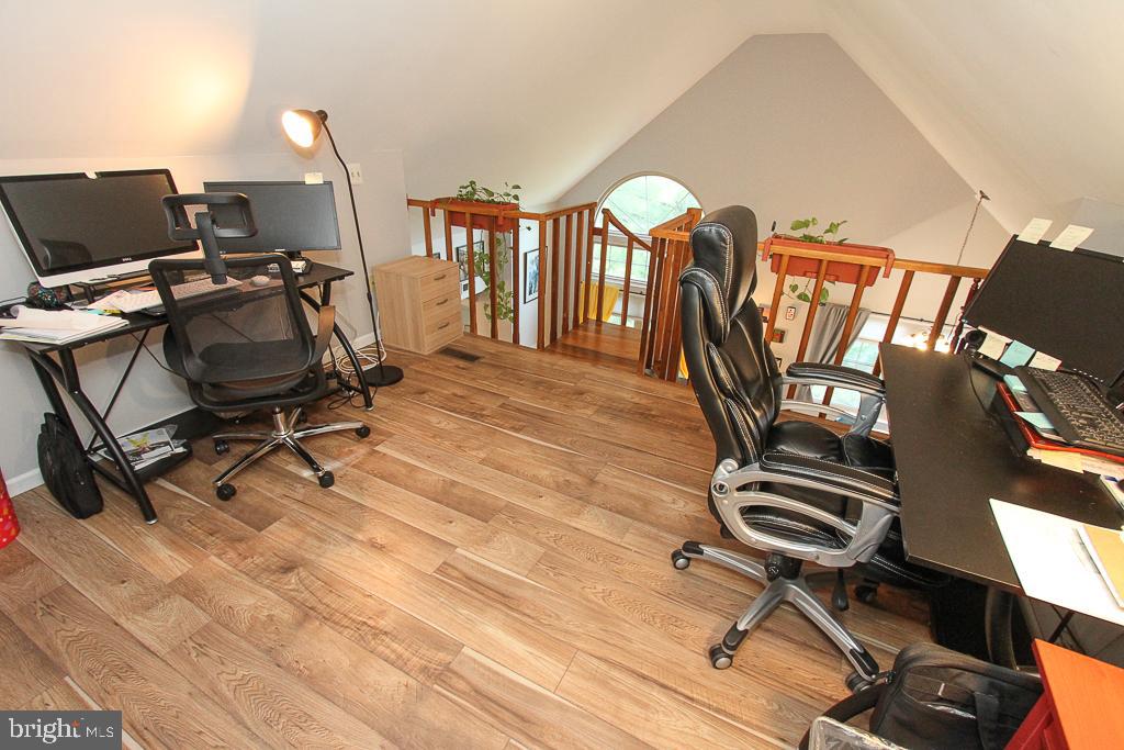 MONTGOMERY BROOKE - Residential Lease