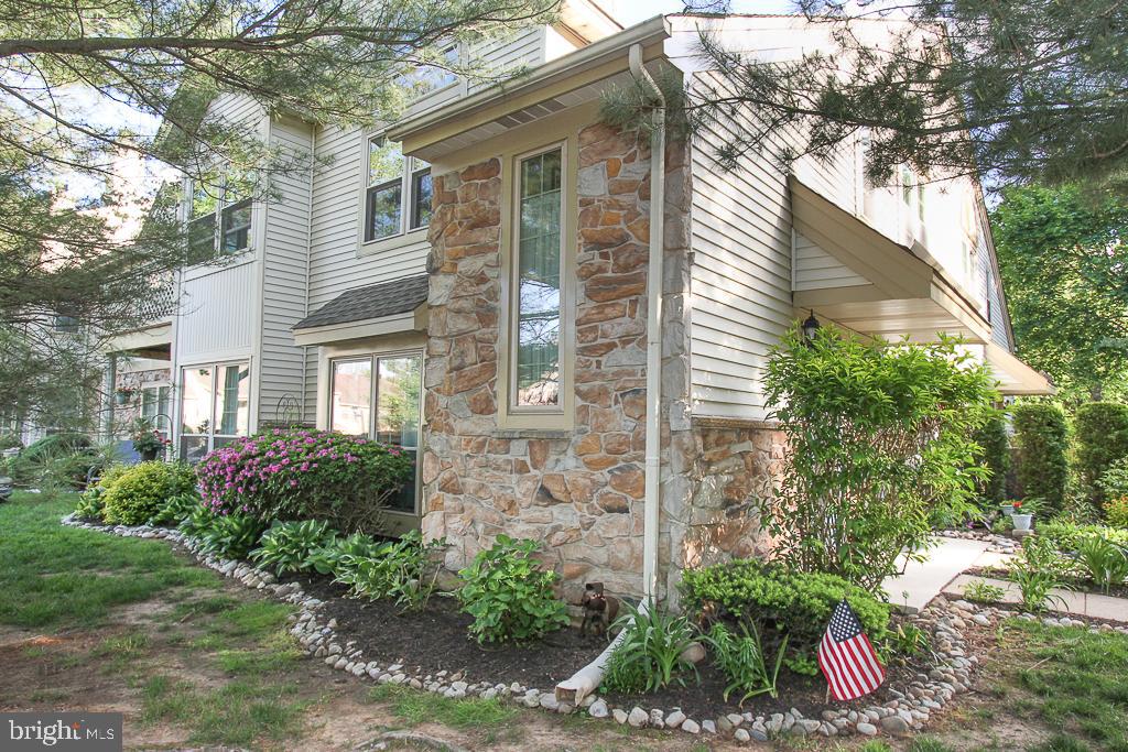 MONTGOMERY BROOKE - Residential Lease