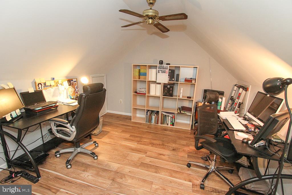 MONTGOMERY BROOKE - Residential Lease