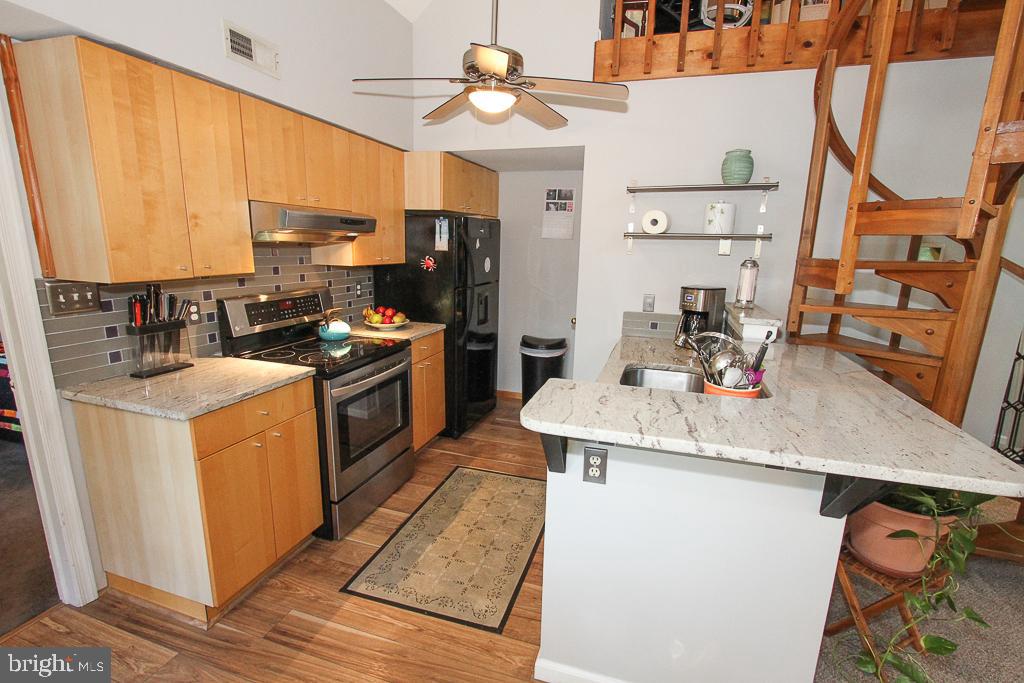 MONTGOMERY BROOKE - Residential Lease