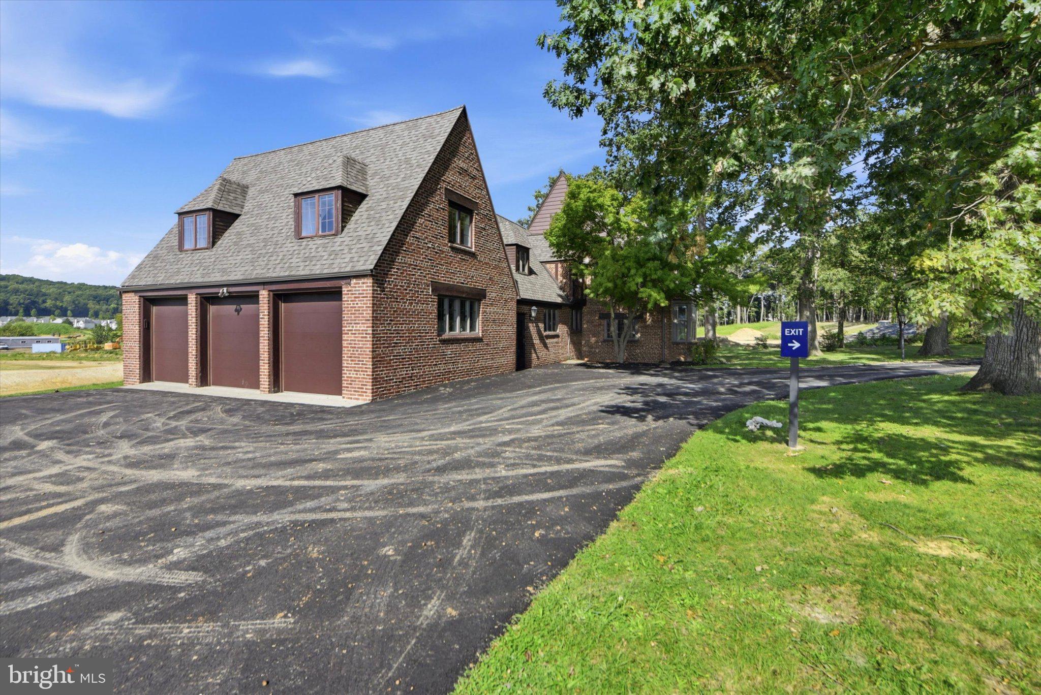 949 E SWEDESFORD ROAD