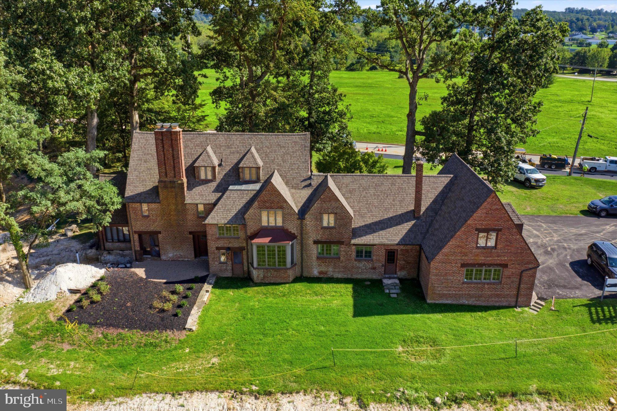 949 E SWEDESFORD ROAD