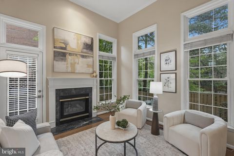 Photo of 4662 W Braddock Road, ALEXANDRIA, VA 22311 (MLS # VAAX2055666)