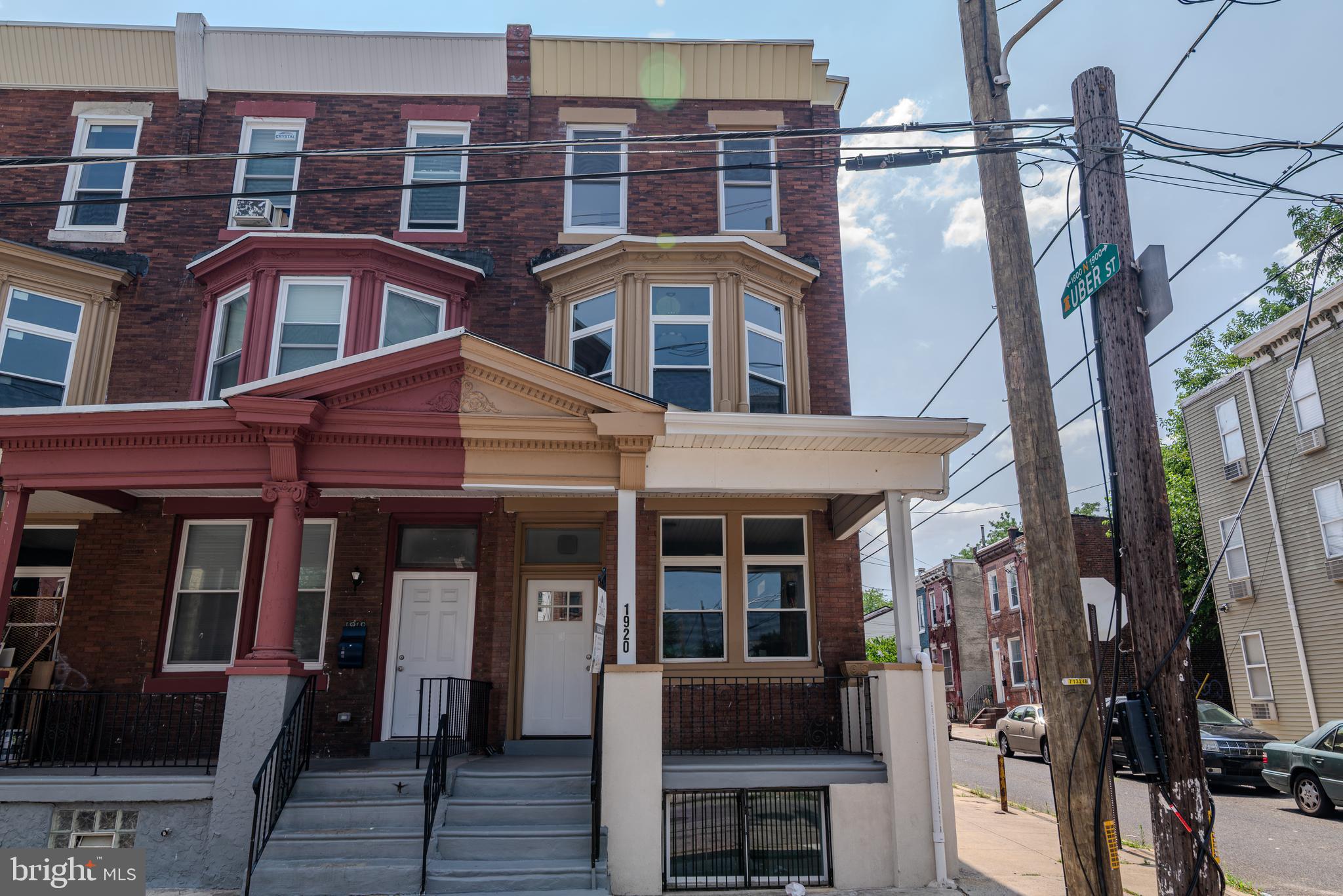 Welcome to 1920 W Berks St! This fully renovated duplex is move-in ready and in a prime location just steps from Temple University. Whether you’re looking to invest or live in one unit and rent the other, this property is a smart choice.
UNIT 1 offers 3 bedrooms and 2 bathrooms, while Unit 2 features 4 spacious bedrooms, 3 bathrooms, high ceilings, and great natural light. The neighborhood is growing quickly with new homes all around, plus you’re close to shops, coffee spots, Temple University Hospital, and public transit.
One unit is purposely vacant so you can move right in and start earning rental income from the other unit. A perfect setup to help pay the mortgage while building equity. Come see it today and make it yours!