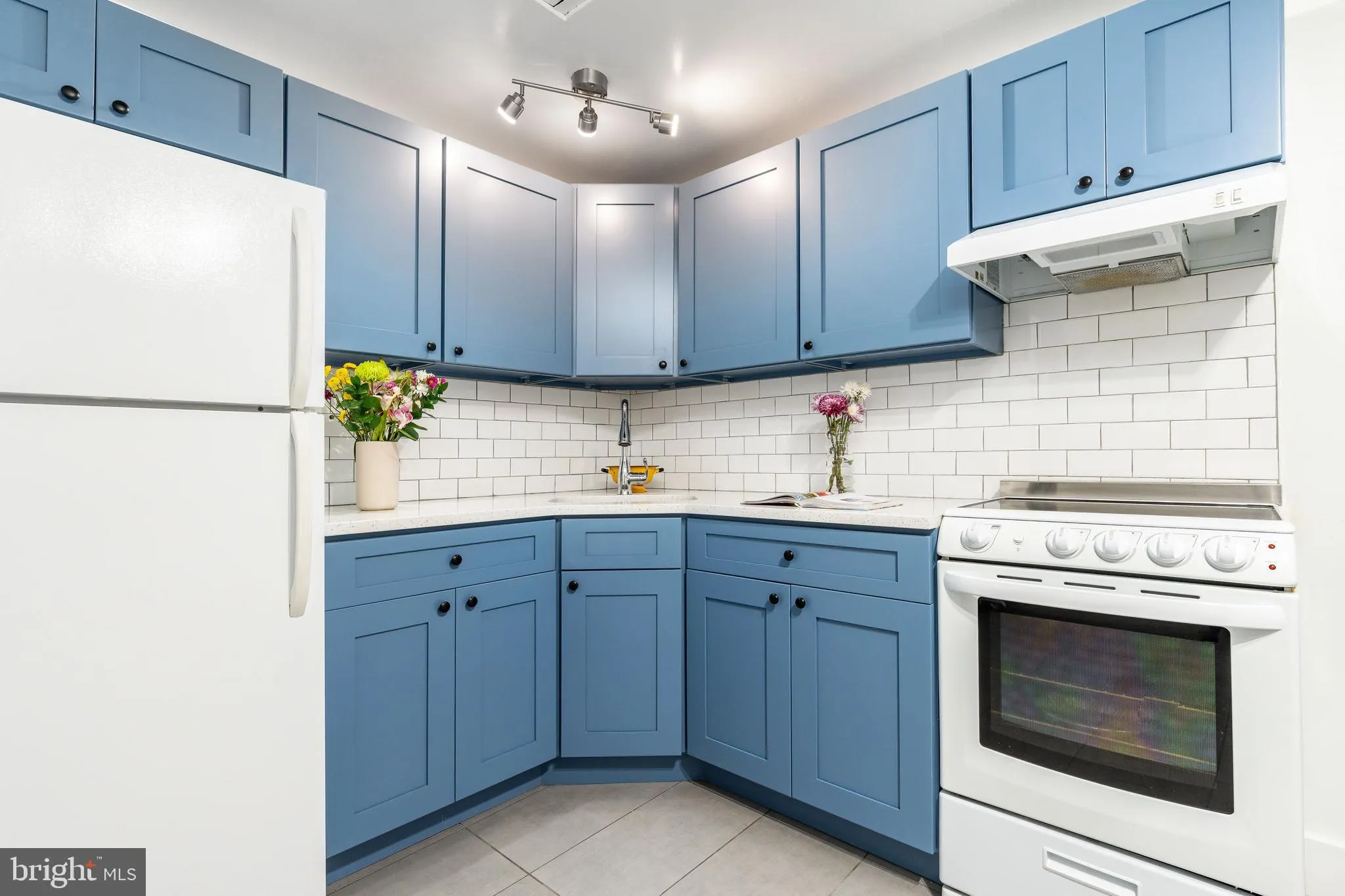 Philadelphia, Pennsylvania 19123, United States, 2 Bedrooms Bedrooms, ,1 BathroomBathrooms,Residential,Active,123211