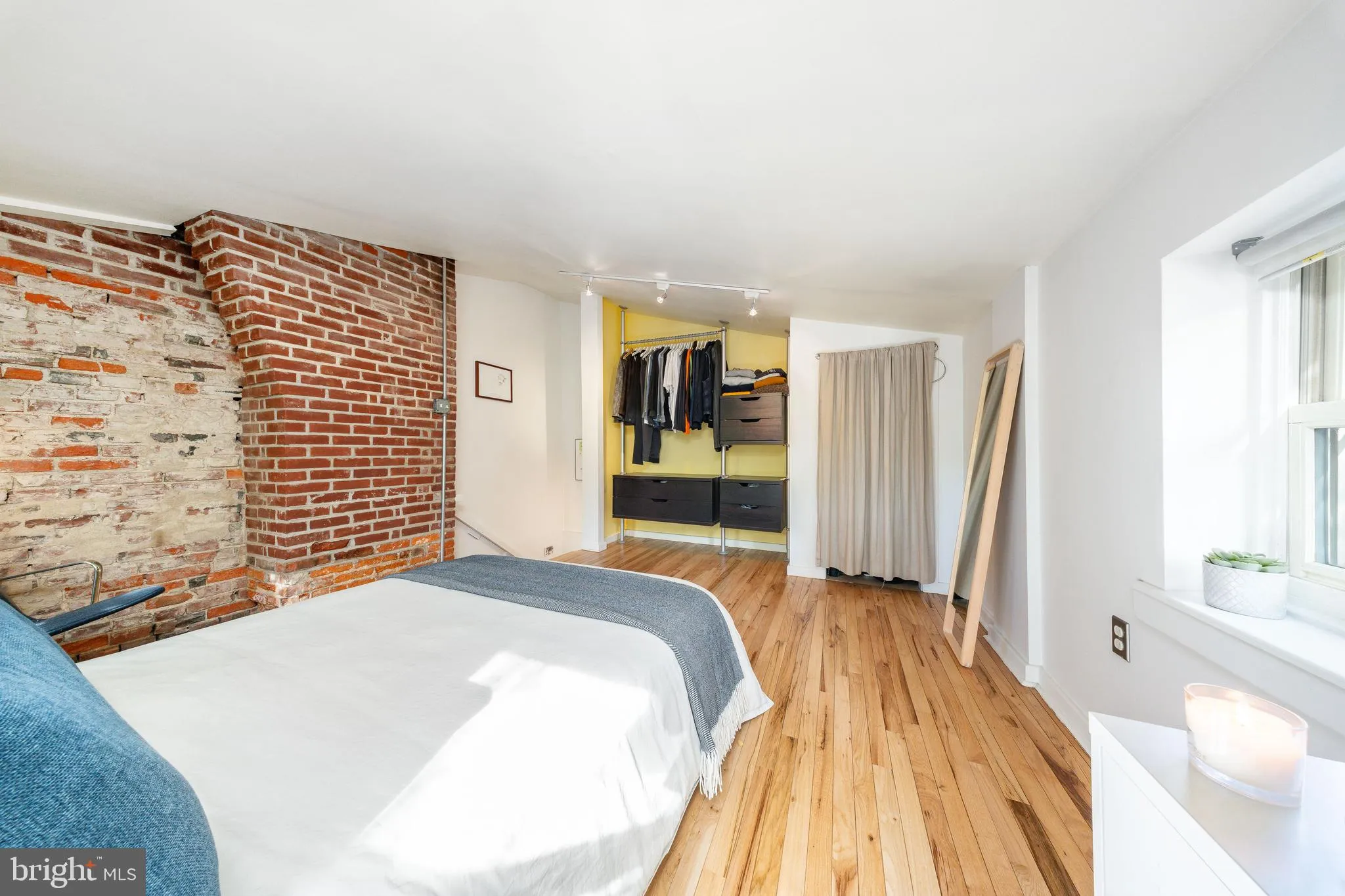 Philadelphia, Pennsylvania 19123, United States, 2 Bedrooms Bedrooms, ,1 BathroomBathrooms,Residential,Active,123211