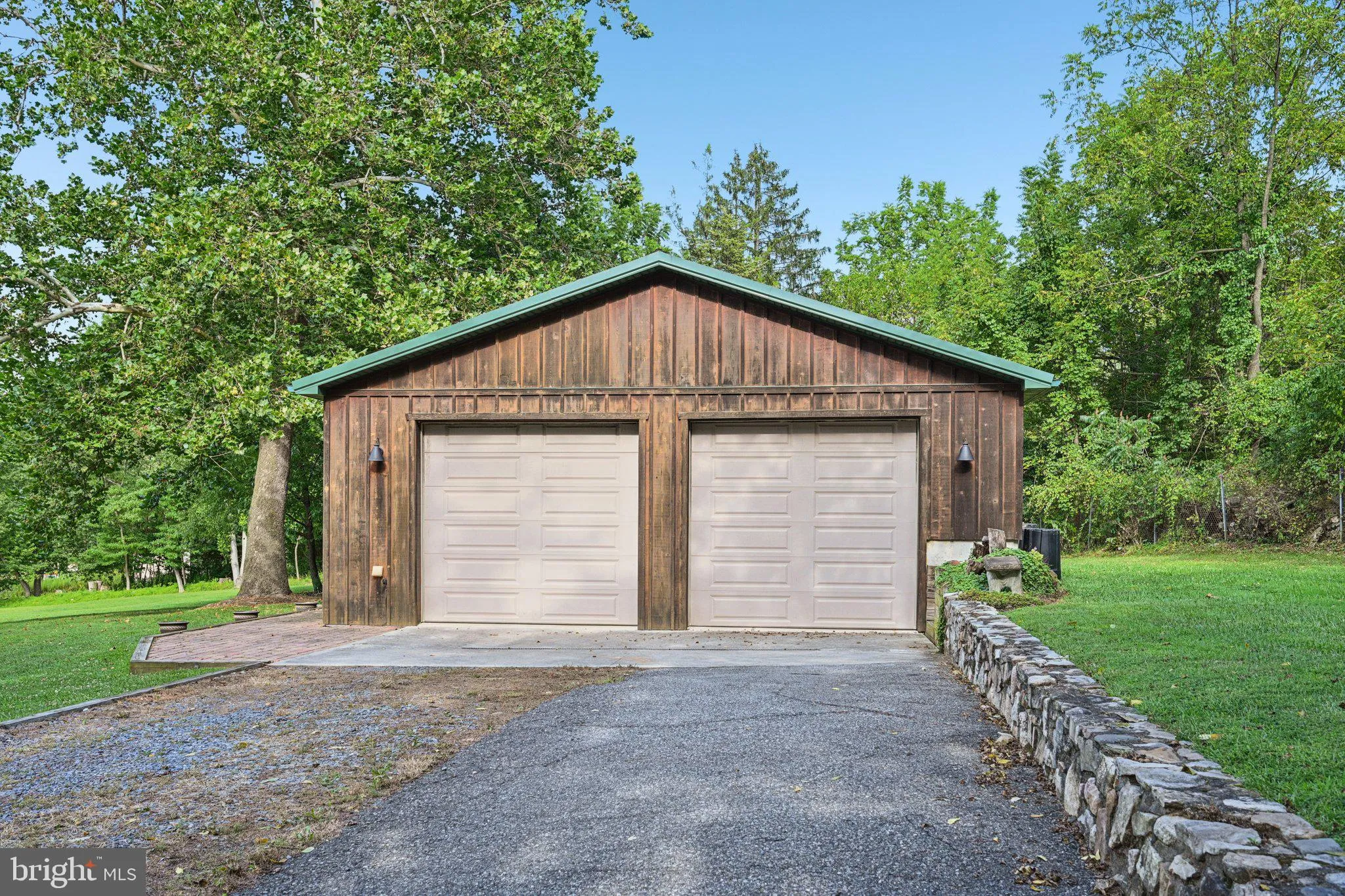 Bethlehem, Pennsylvania 18015, United States, 2 Bedrooms Bedrooms, ,3 BathroomsBathrooms,Residential,Pending,193565