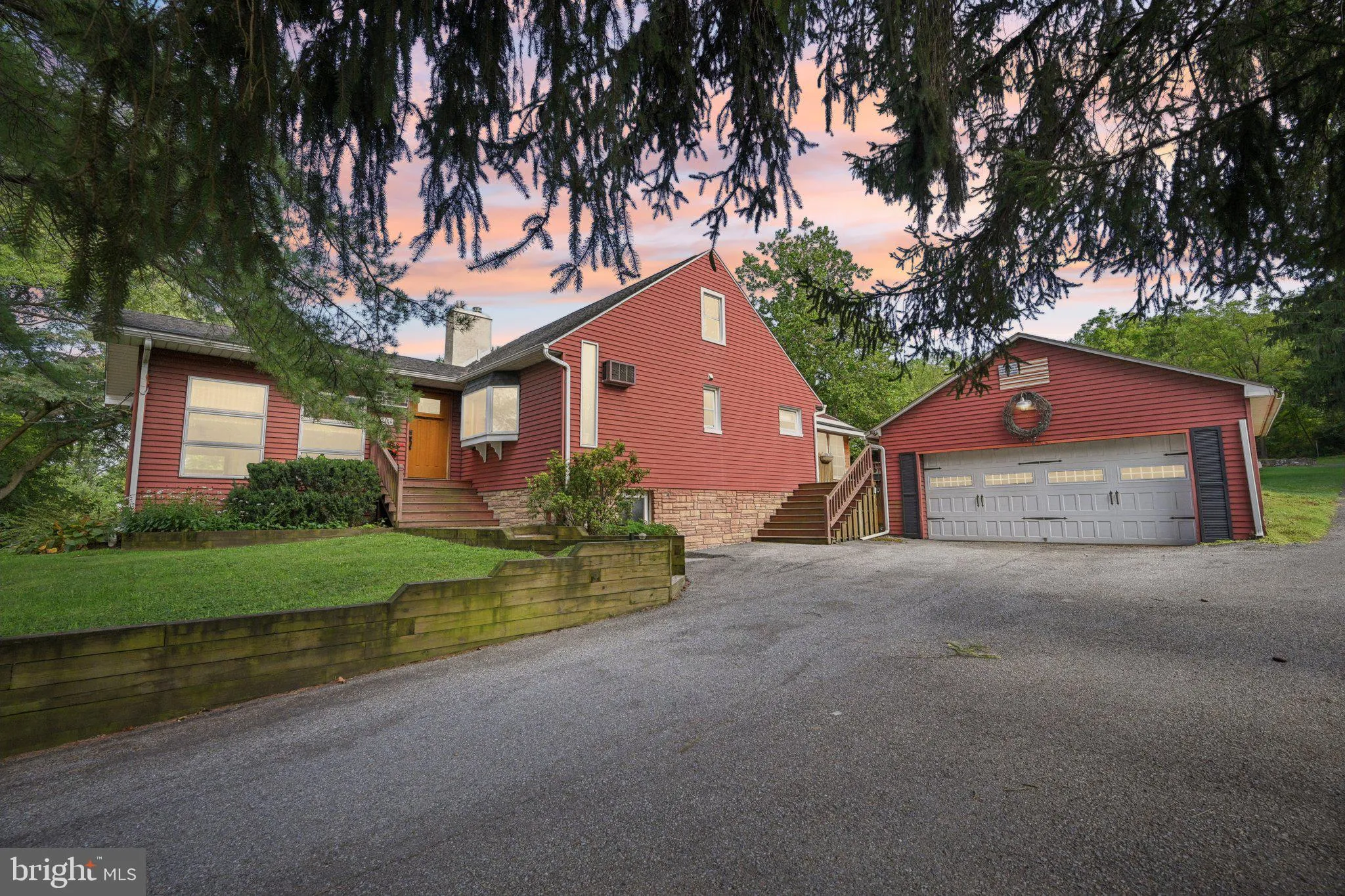 Bethlehem, Pennsylvania 18015, United States, 2 Bedrooms Bedrooms, ,3 BathroomsBathrooms,Residential,Pending,193565