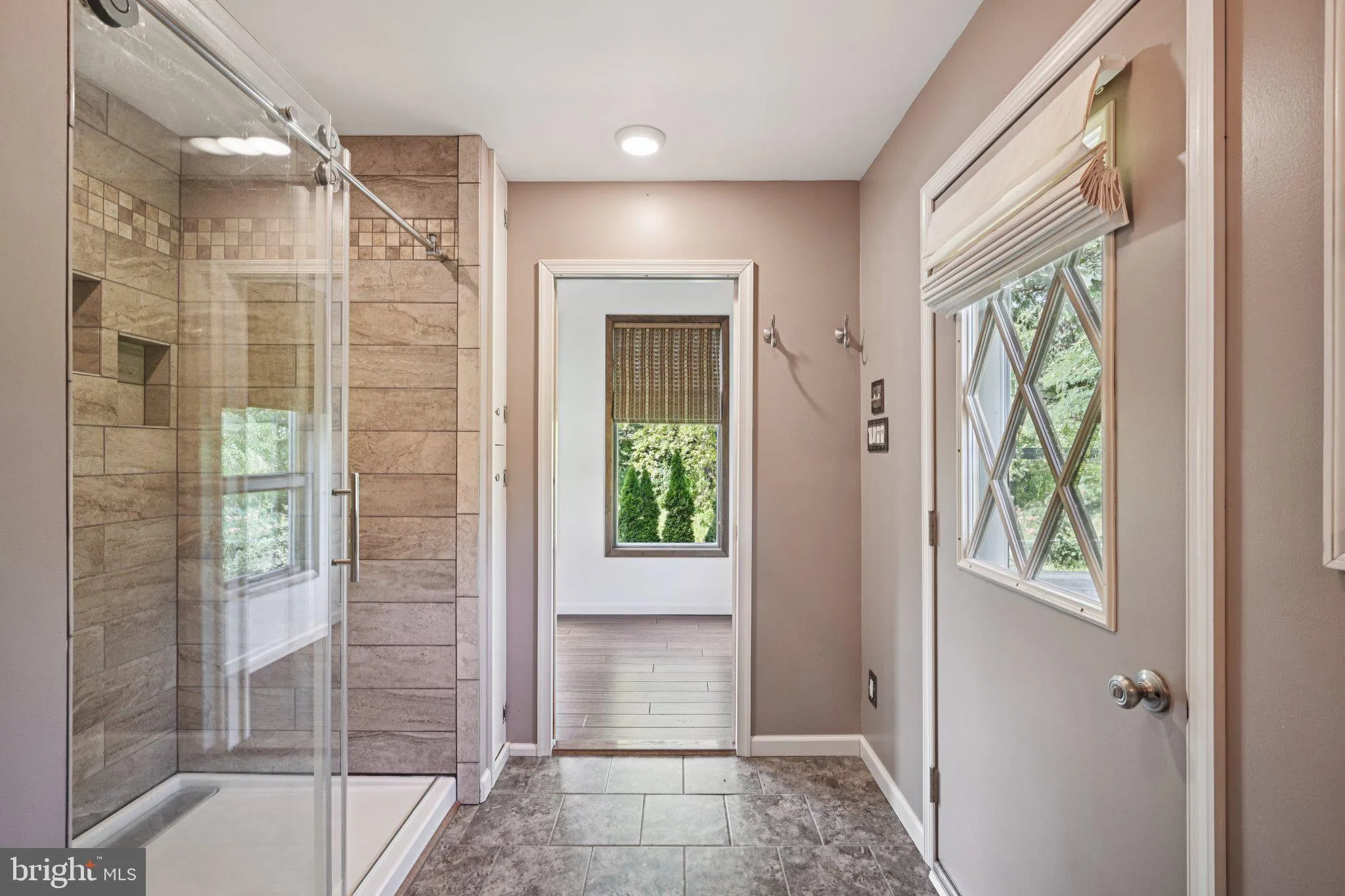 Bethlehem, Pennsylvania 18015, United States, 2 Bedrooms Bedrooms, ,3 BathroomsBathrooms,Residential,Pending,193565