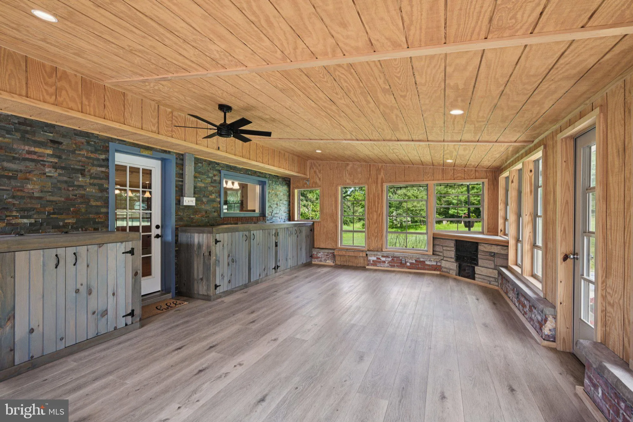 Bethlehem, Pennsylvania 18015, United States, 2 Bedrooms Bedrooms, ,3 BathroomsBathrooms,Residential,Pending,193565