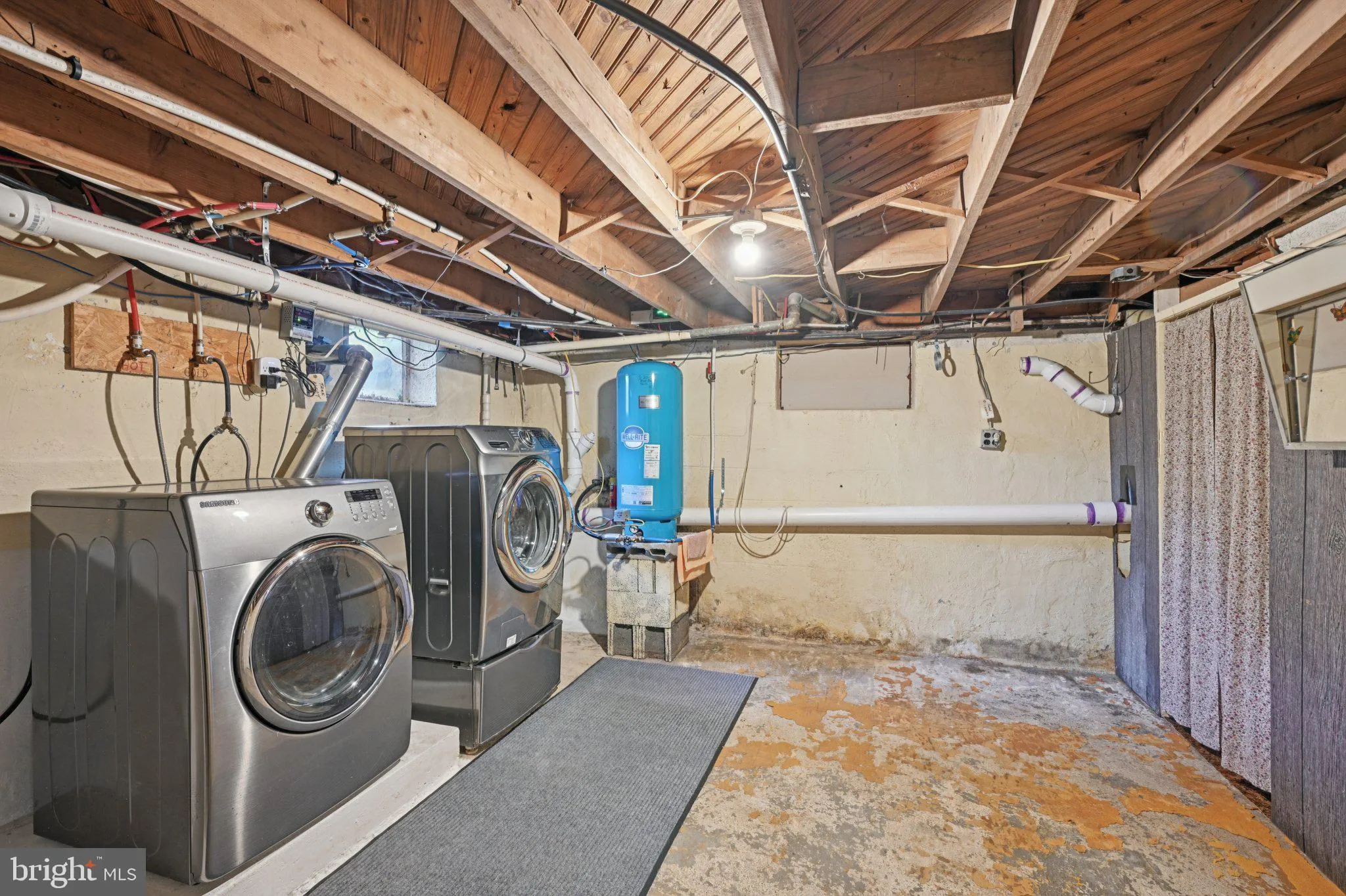 Bethlehem, Pennsylvania 18015, United States, 2 Bedrooms Bedrooms, ,3 BathroomsBathrooms,Residential,Pending,193565