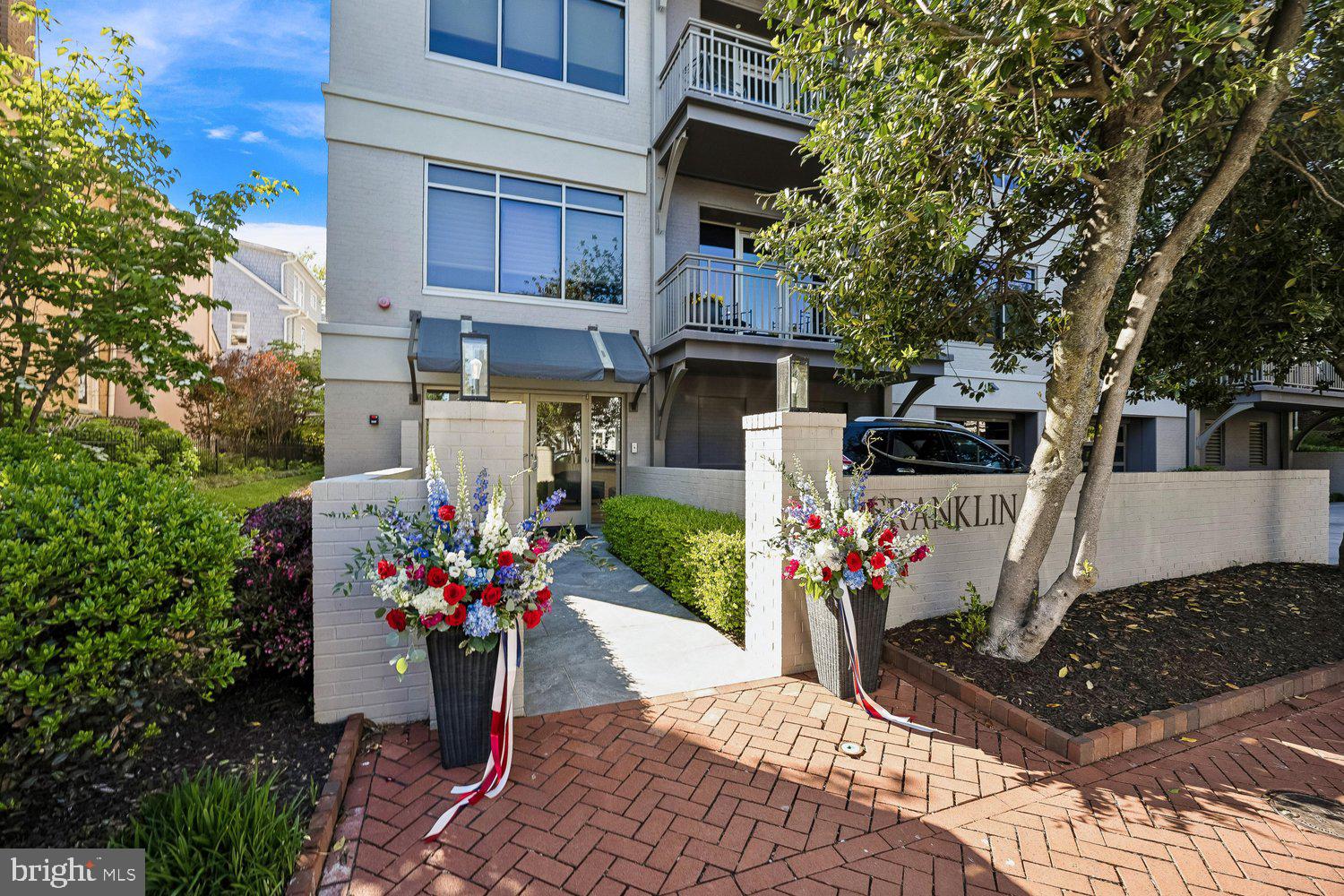 MURRAY HILL - Residential