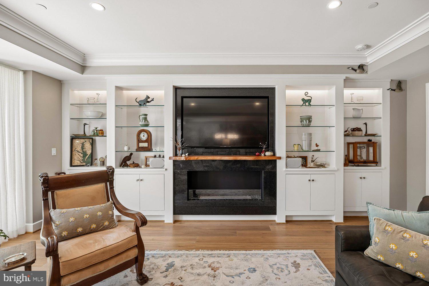 MURRAY HILL - Residential