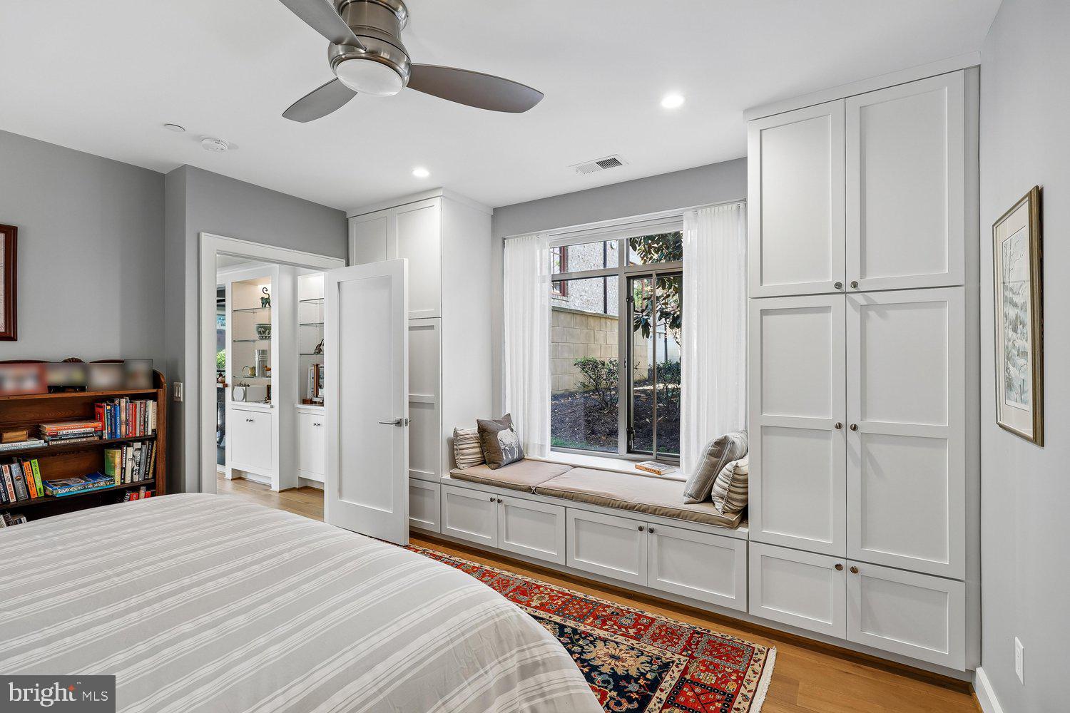 MURRAY HILL - Residential