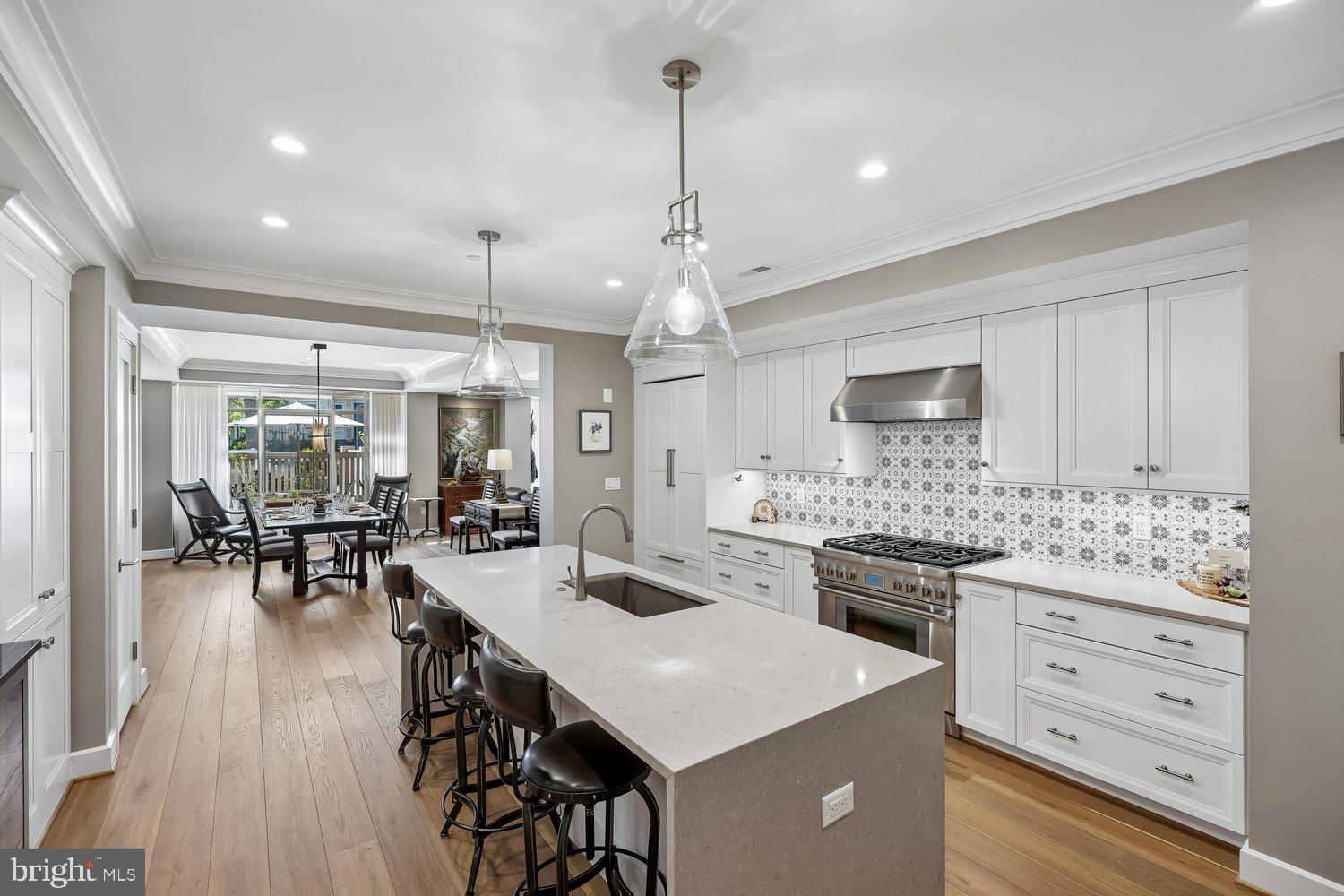 MURRAY HILL - Residential