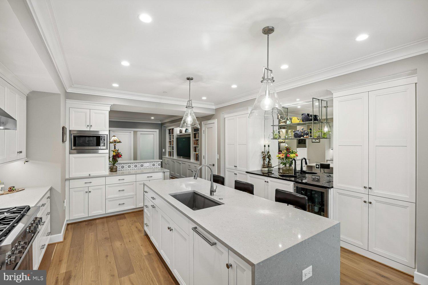 MURRAY HILL - Residential