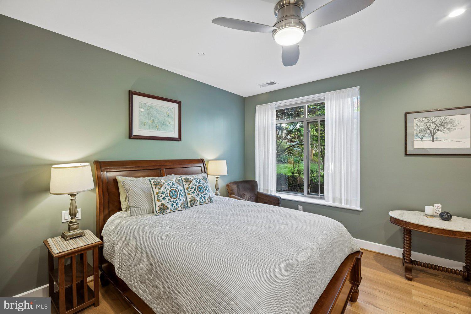 MURRAY HILL - Residential