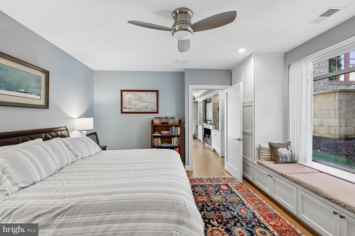 MURRAY HILL - Residential
