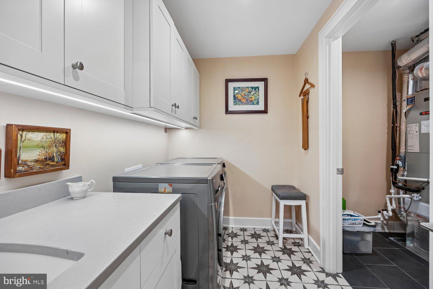 MURRAY HILL - Residential