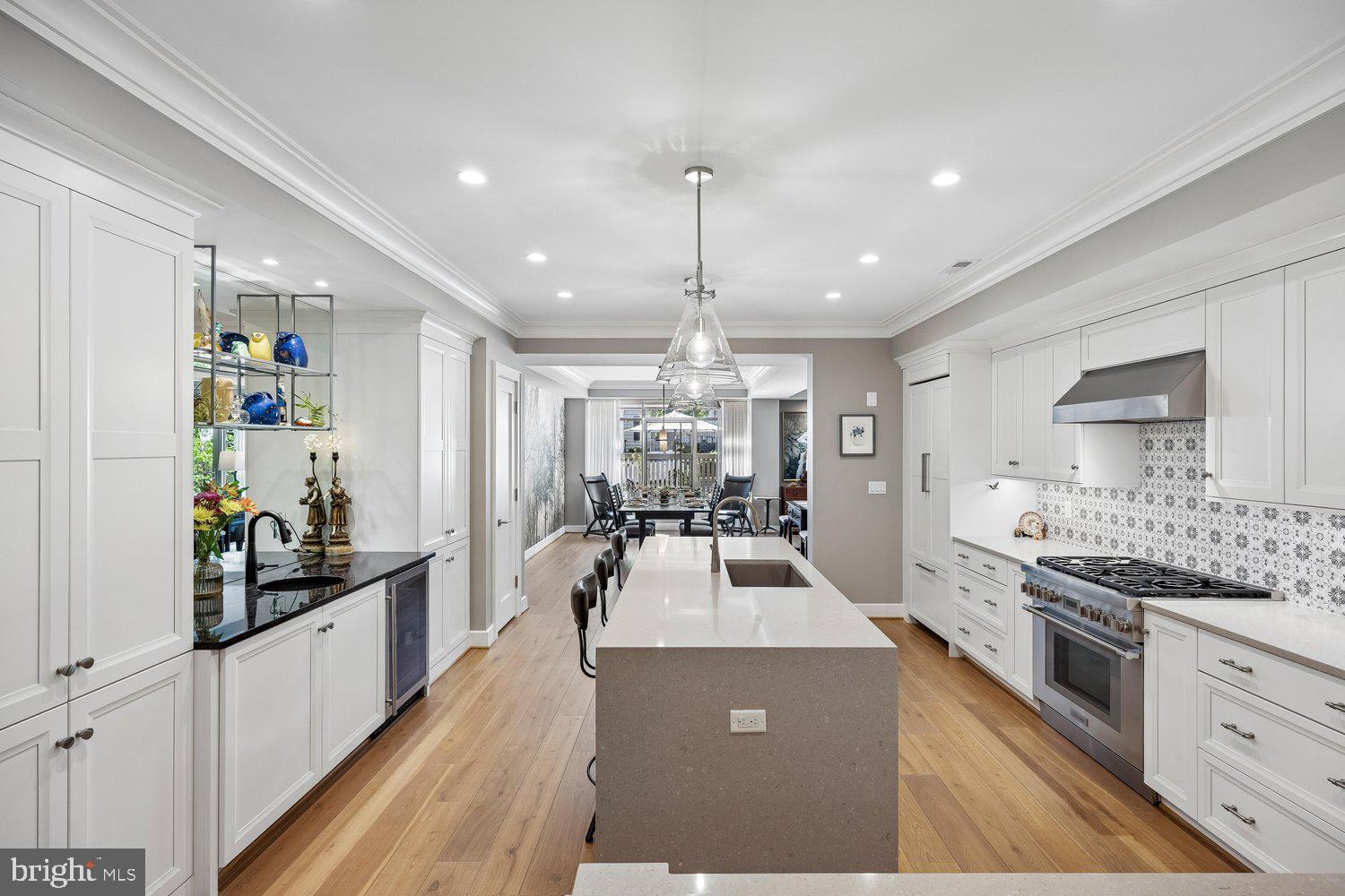 MURRAY HILL - Residential