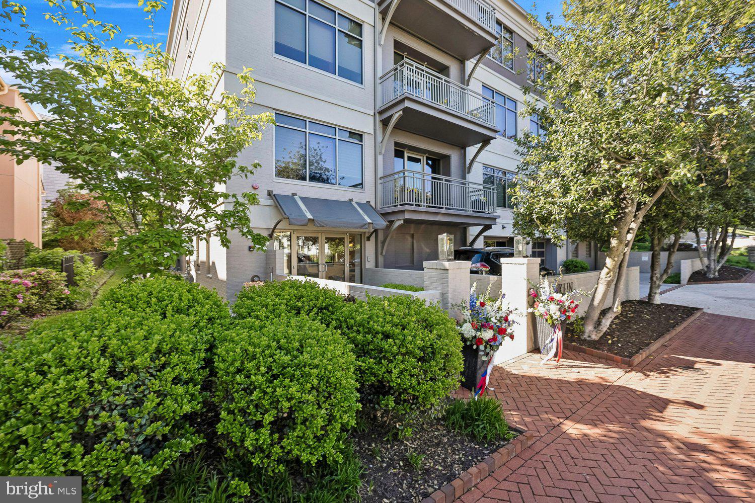 MURRAY HILL - Residential