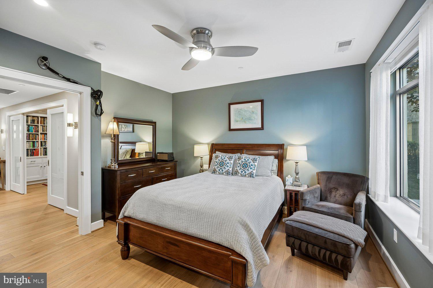 MURRAY HILL - Residential