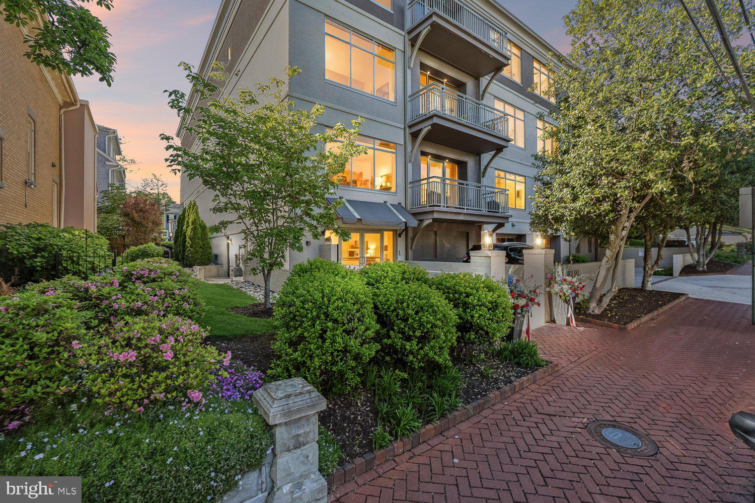MURRAY HILL - Residential
