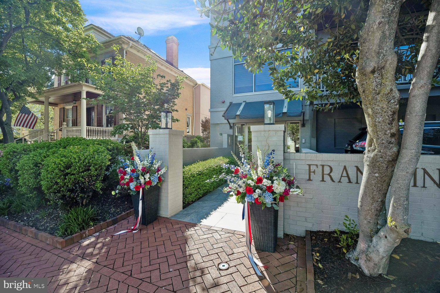 MURRAY HILL - Residential