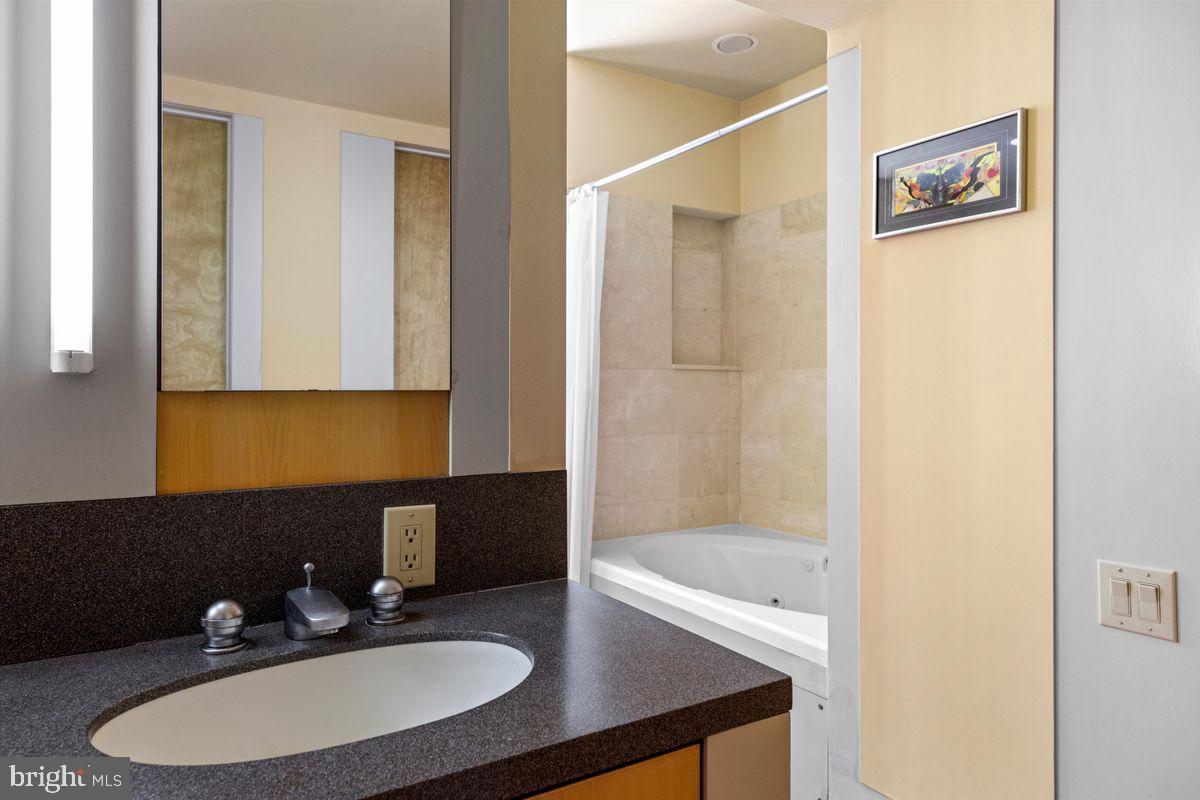 WASHINGTON SQ WEST - Residential