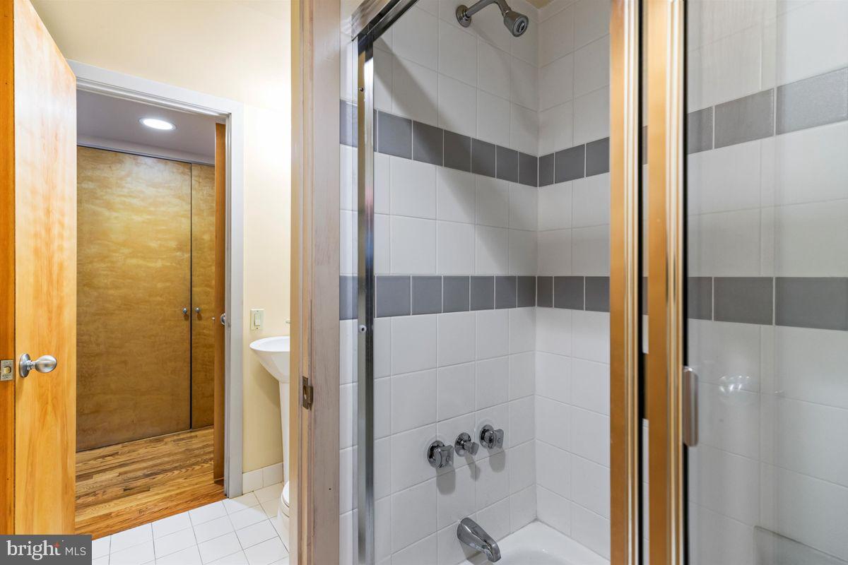 WASHINGTON SQ WEST - Residential