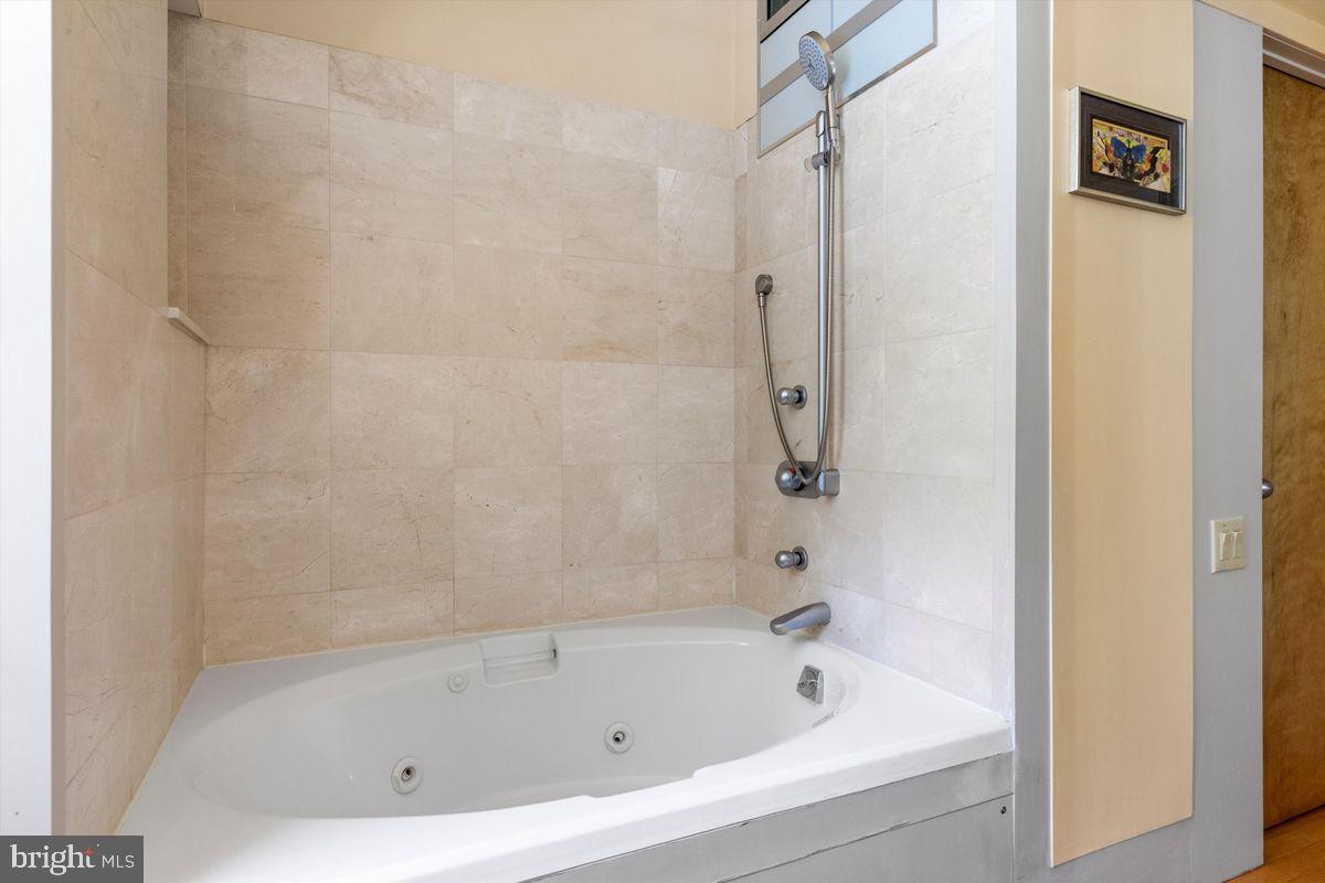 WASHINGTON SQ WEST - Residential