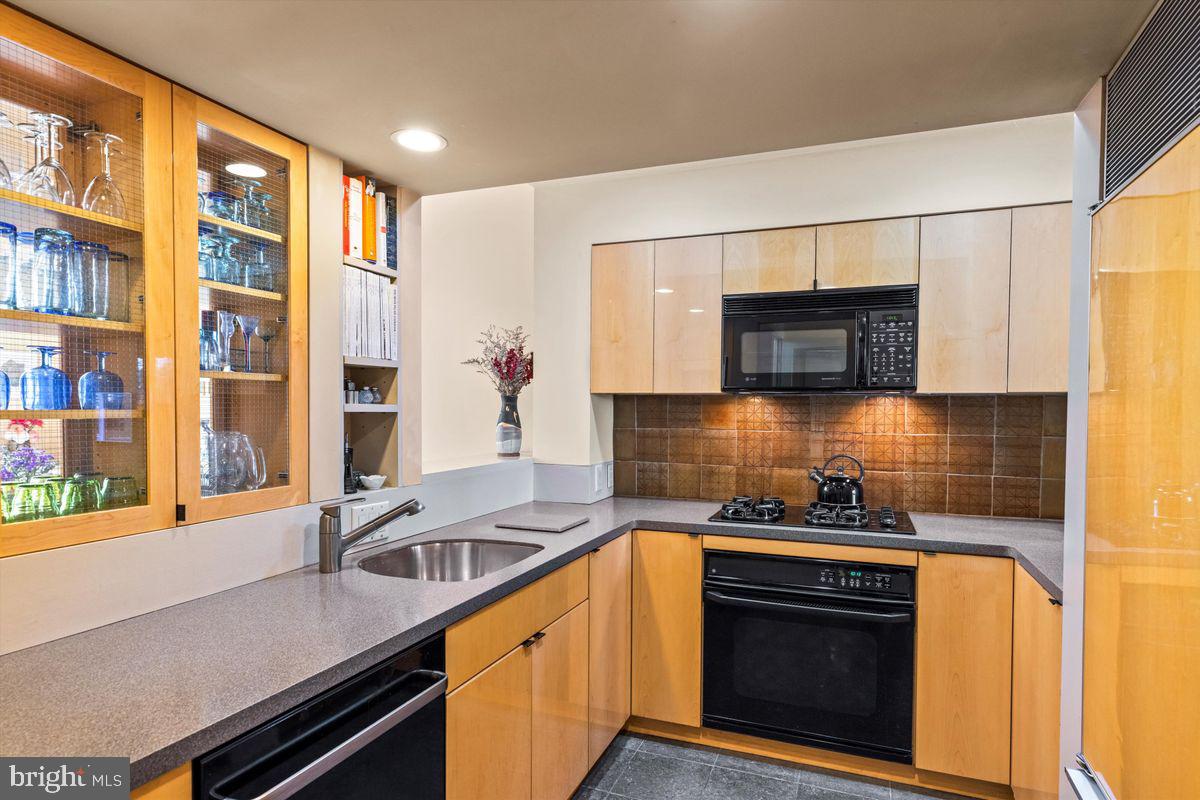 WASHINGTON SQ WEST - Residential