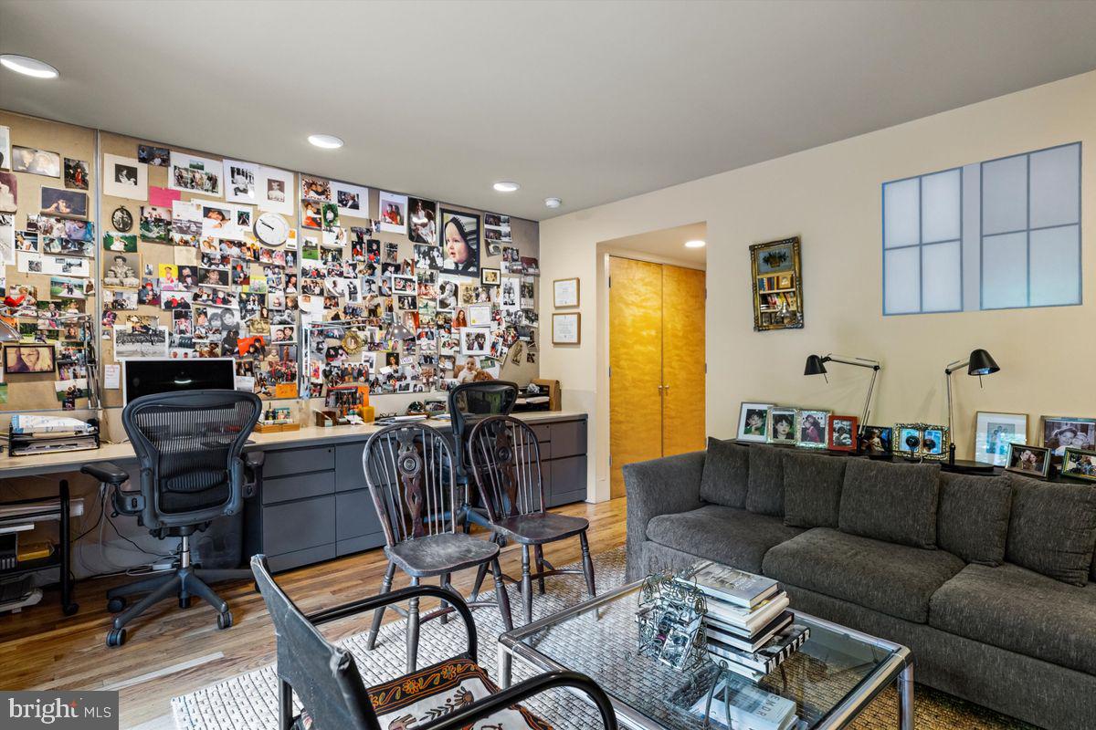 WASHINGTON SQ WEST - Residential