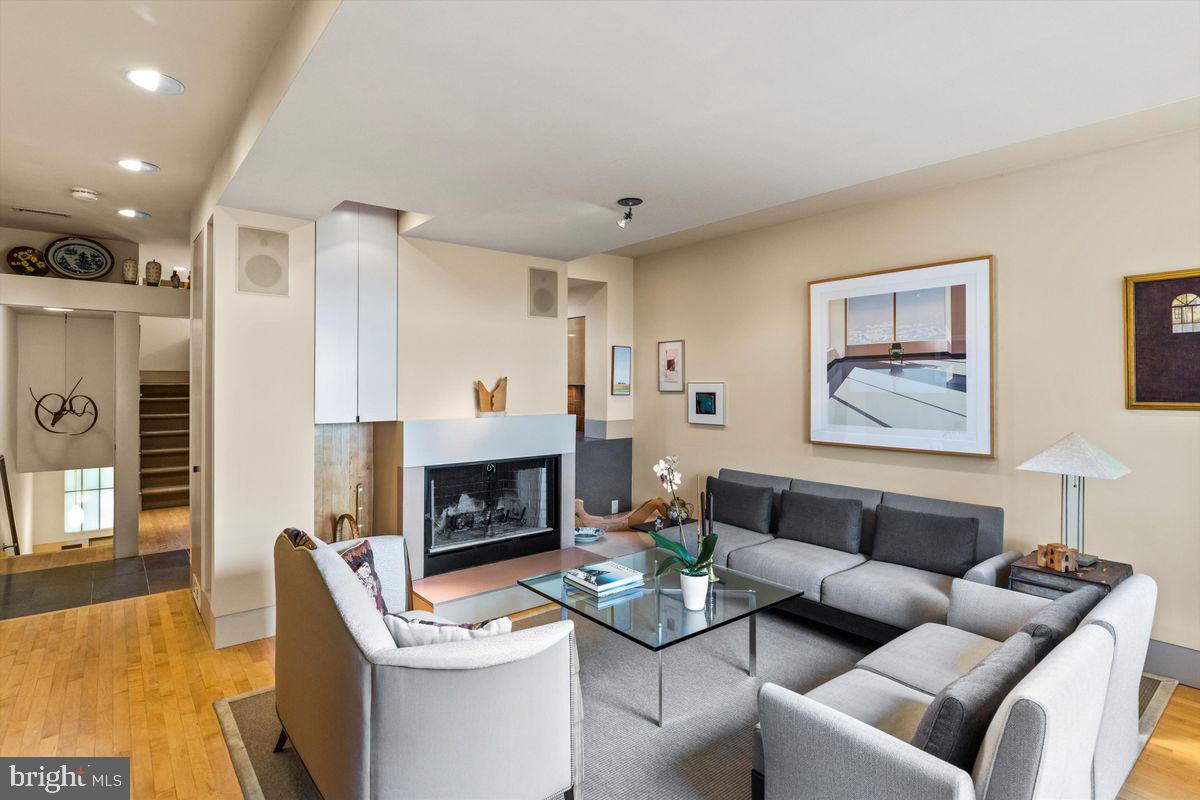 WASHINGTON SQ WEST - Residential