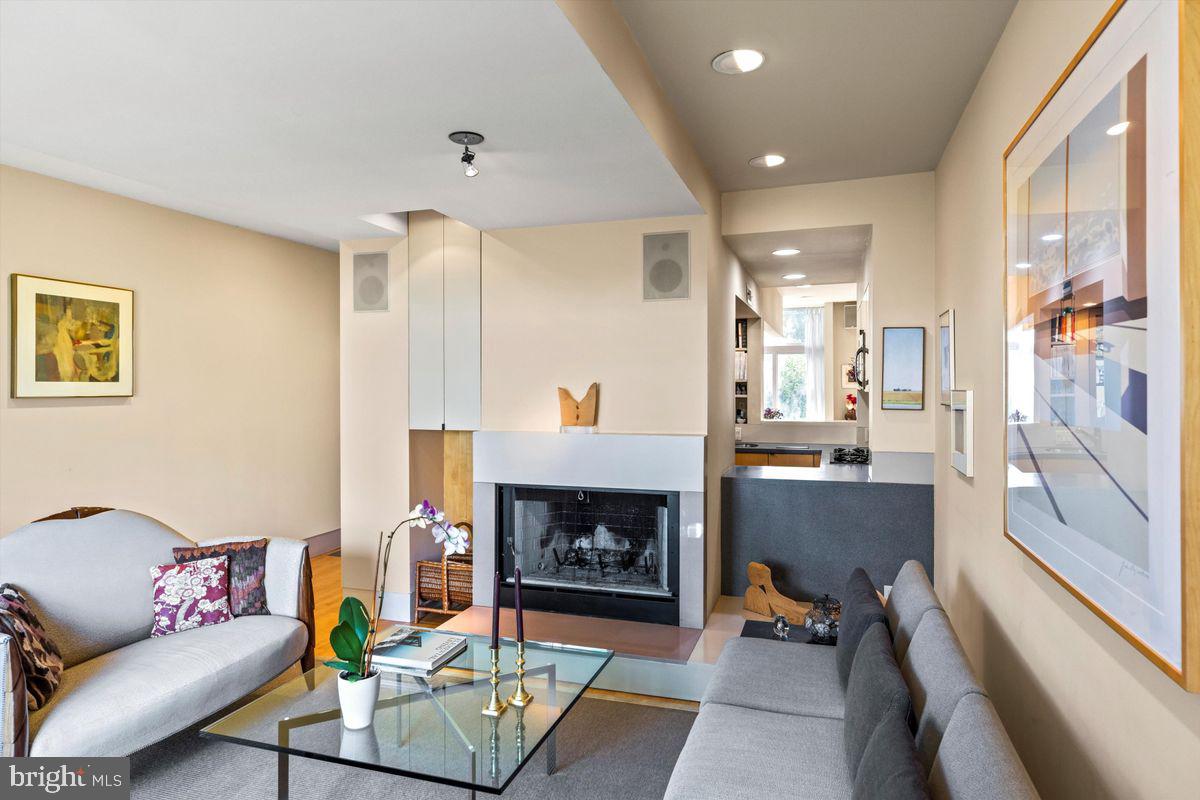 WASHINGTON SQ WEST - Residential