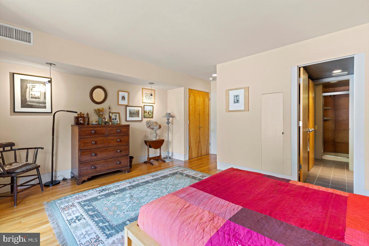 WASHINGTON SQ WEST - Residential