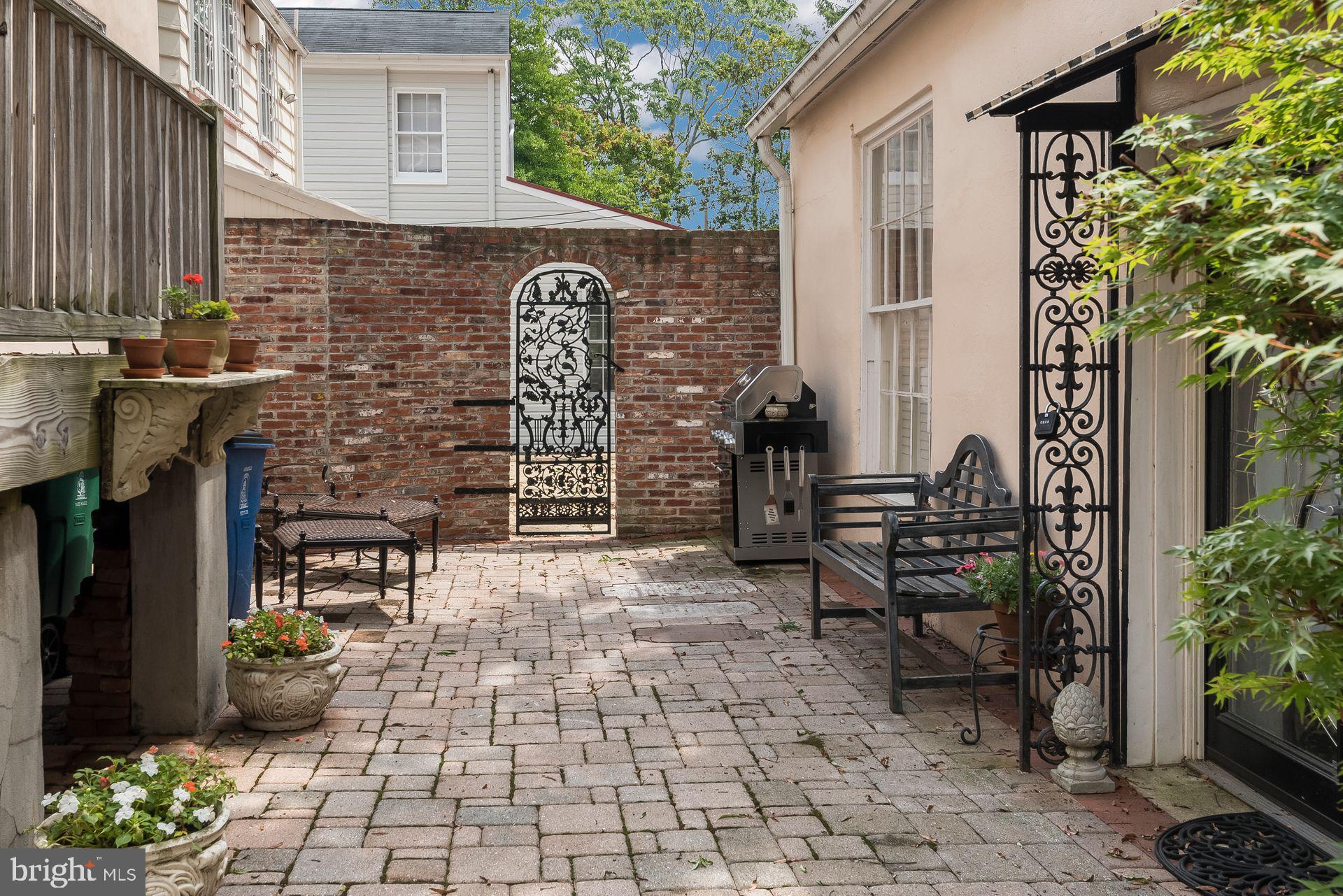 HISTORIC DISTRICT - Residential