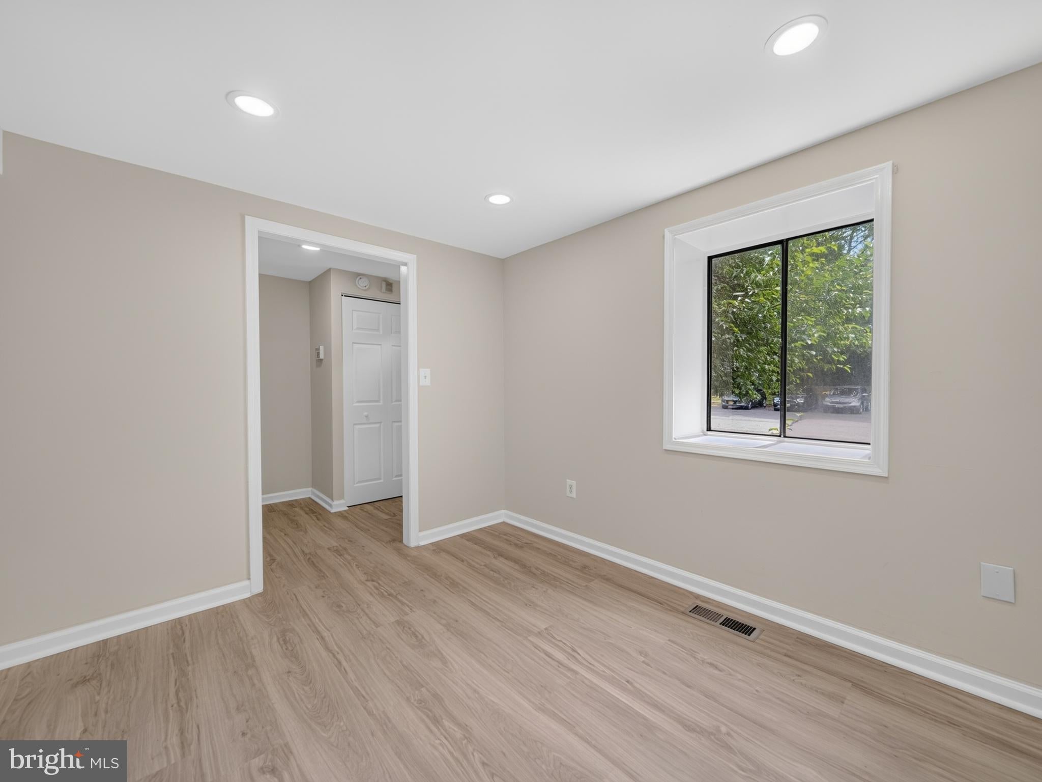5443 HILDEBRAND COURT