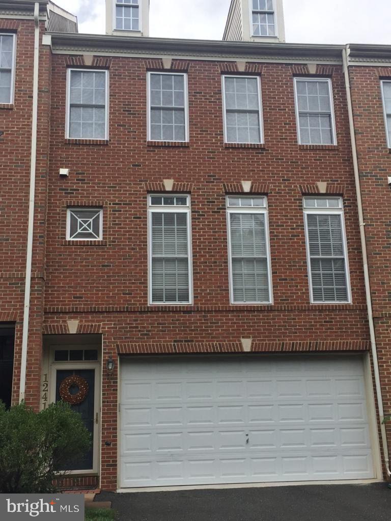 POTOMAC CHASE - Residential Lease