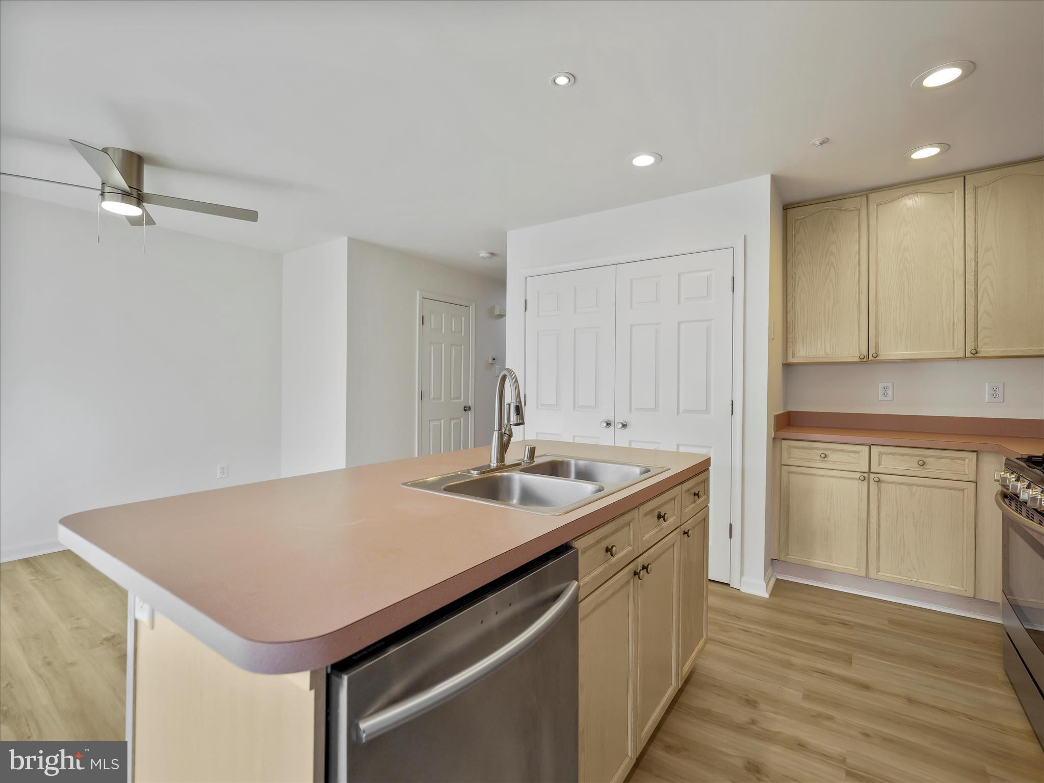 NORTH GATE TOWNE HOMES - Residential